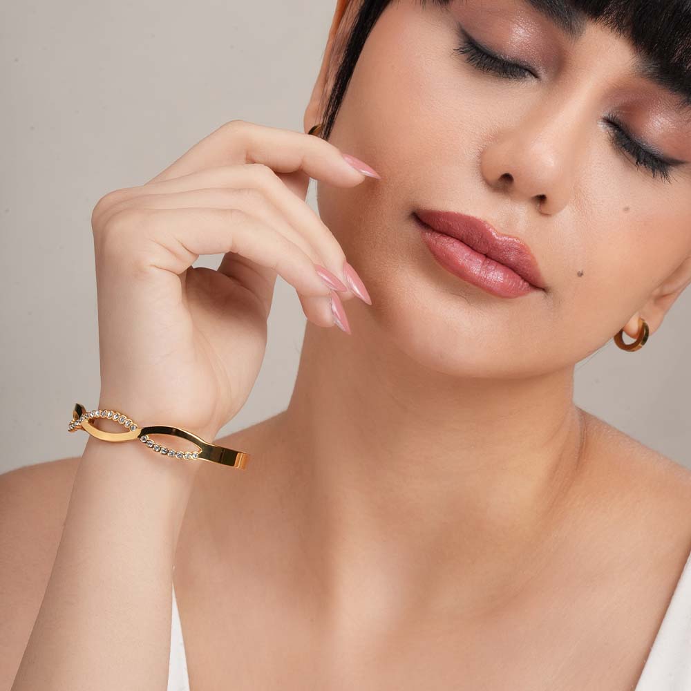 Twisted Diamond Gold Bracelet