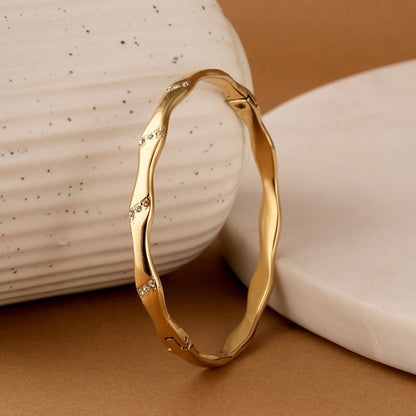 Scalloped Gold Bangle Bracelet
