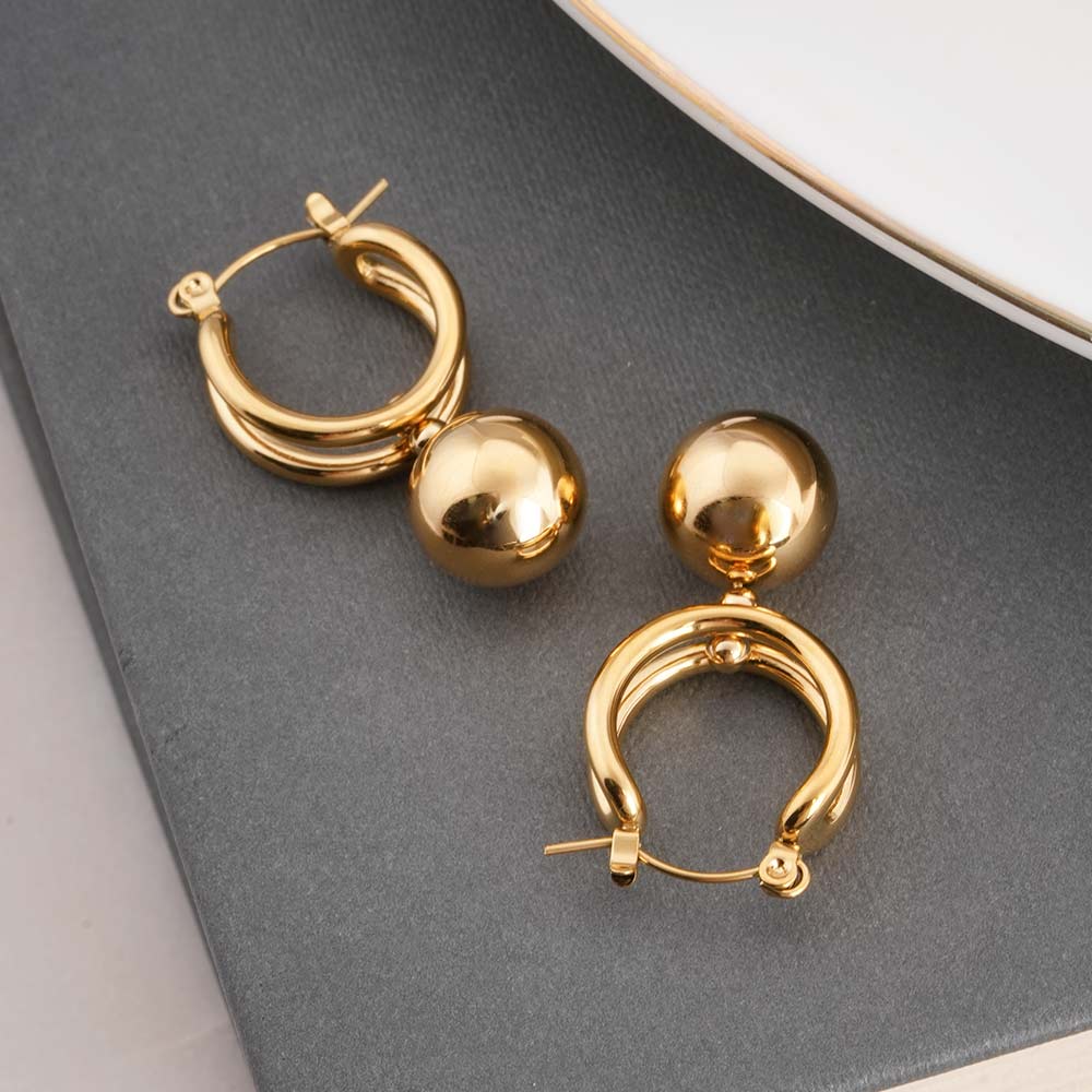 Elegant Gold Hoop Earrings