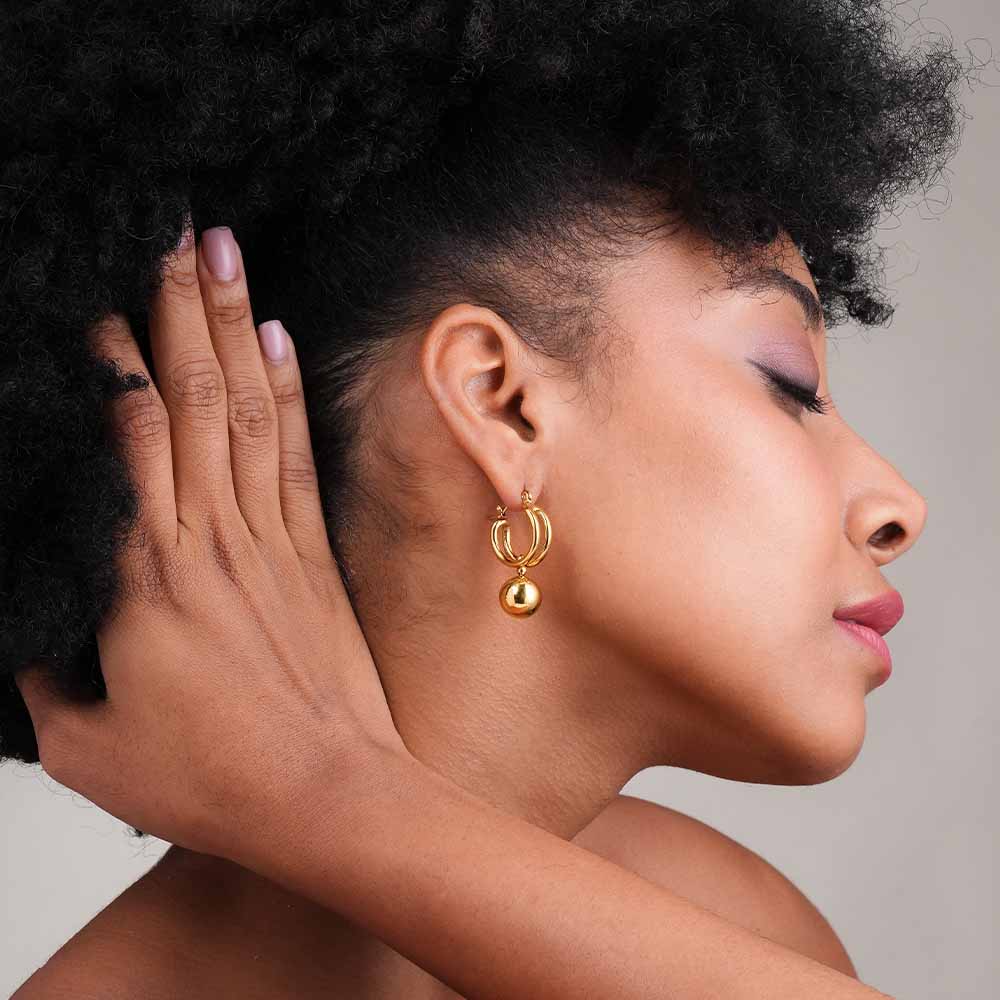 Elegant Gold Hoop Earrings