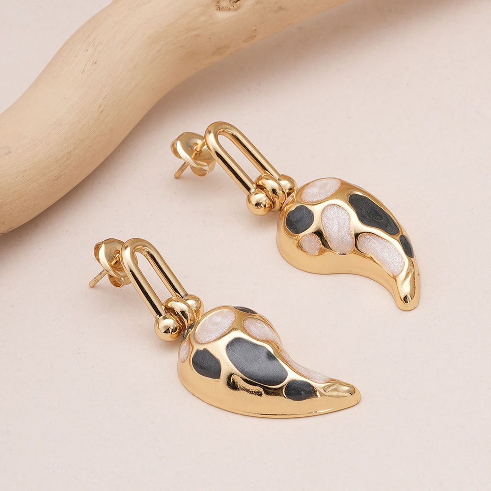 Black & Beige Paisley Drops