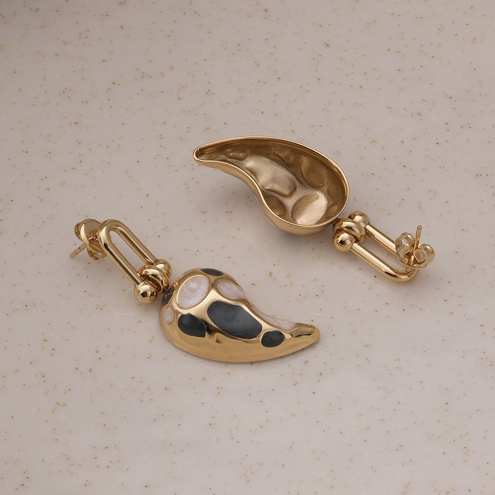 Black & Beige Paisley Drops