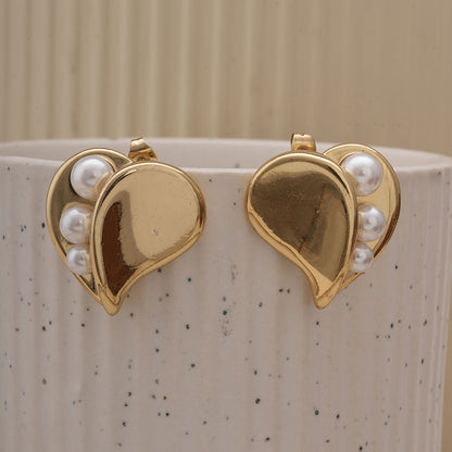 Gilded Heart Pearl Earrings