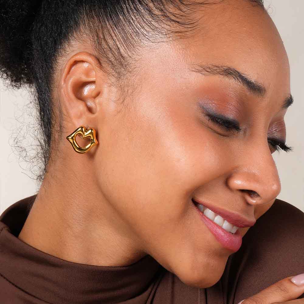 Chic Lips Stud Earrings