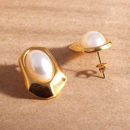 Lustra Cameo Earrings