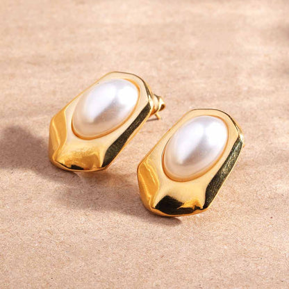 Lustra Cameo Earrings