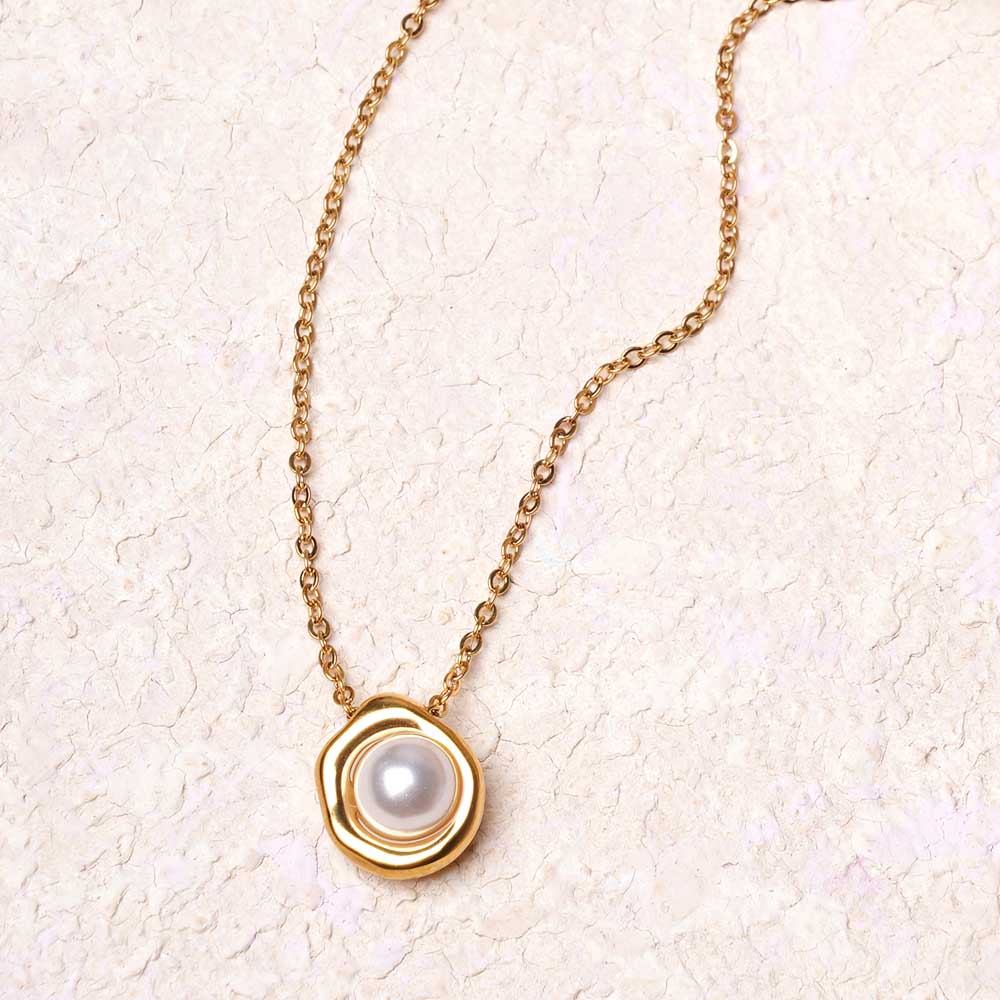 Solo Sparkle Pearl Drop Necklace