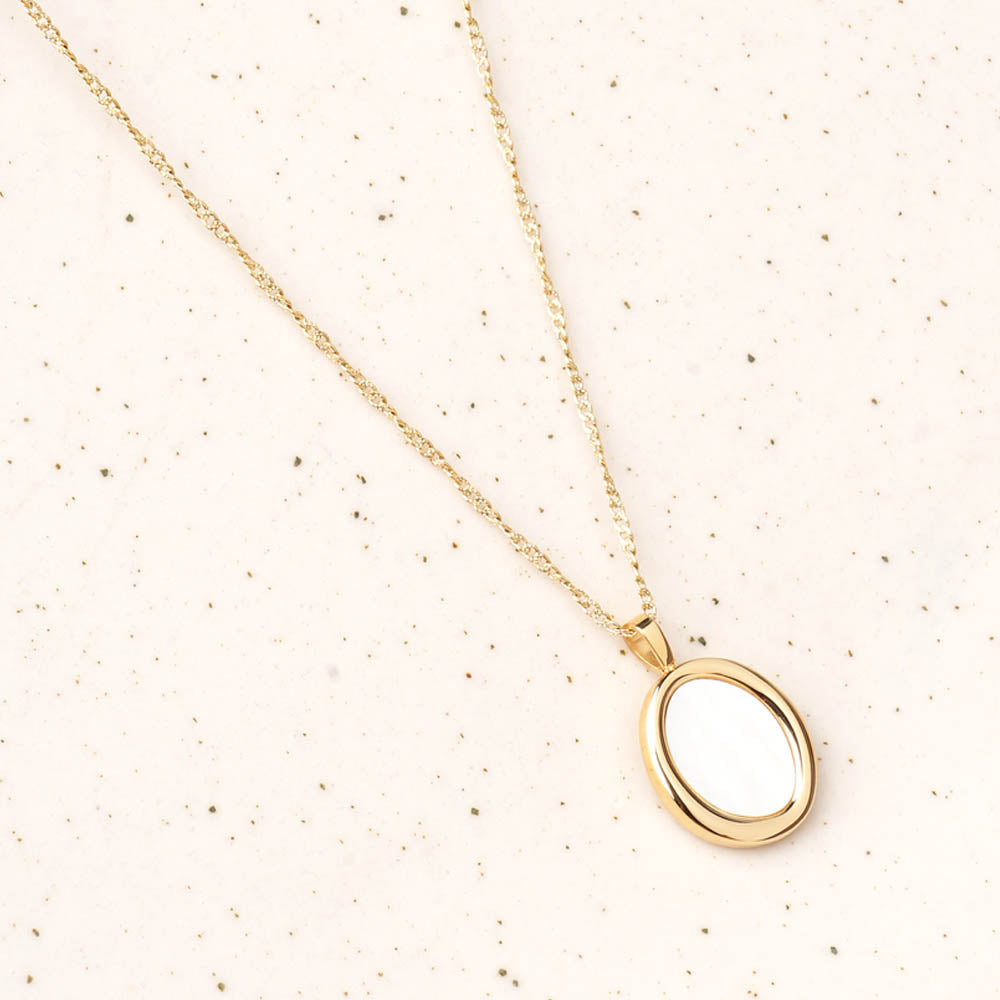 Classic Gold Round Pendant