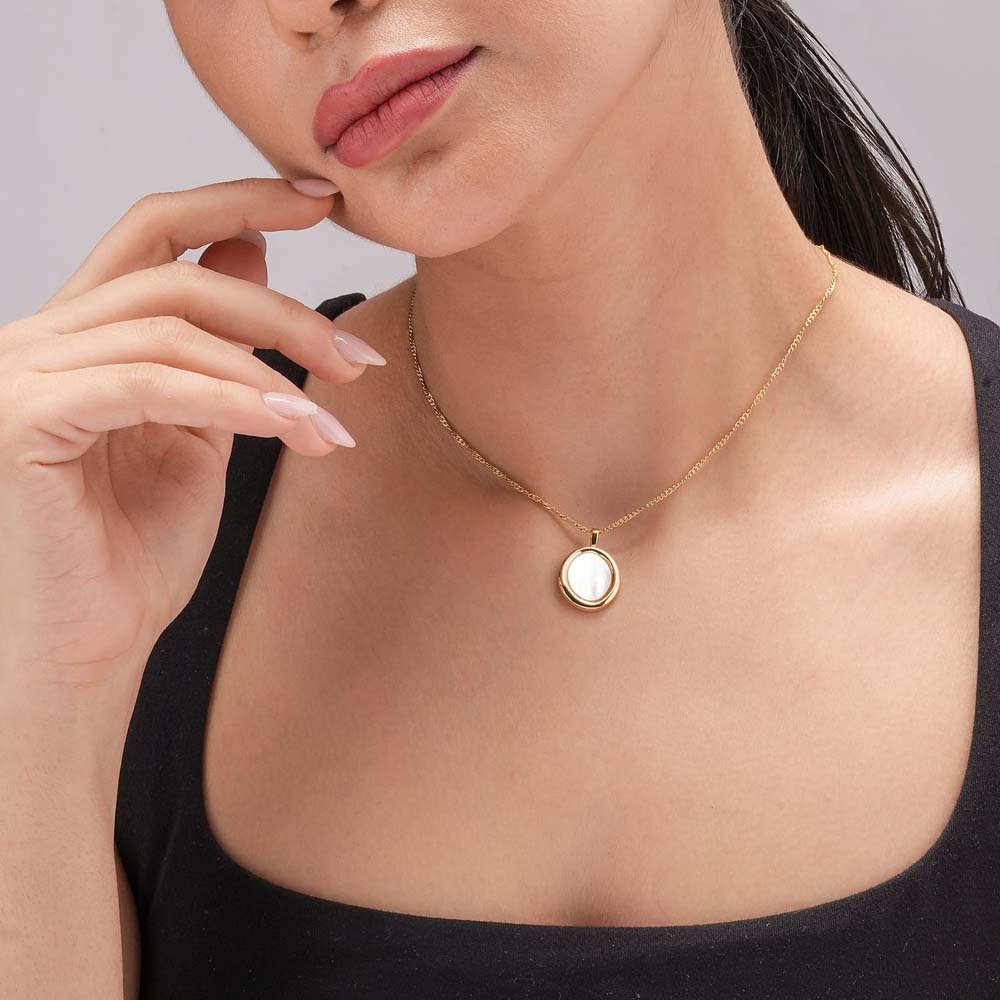 Classic Gold Round Pendant