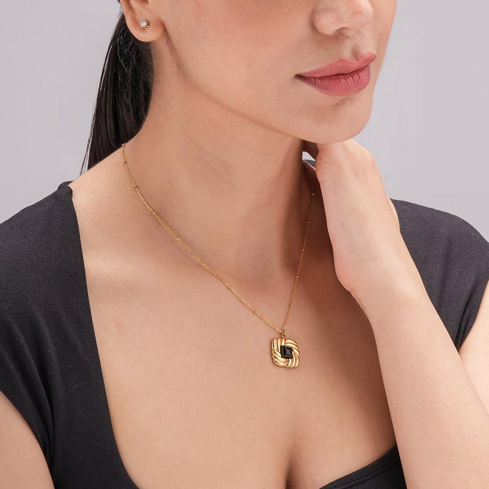 Bold Noir Square Pendant