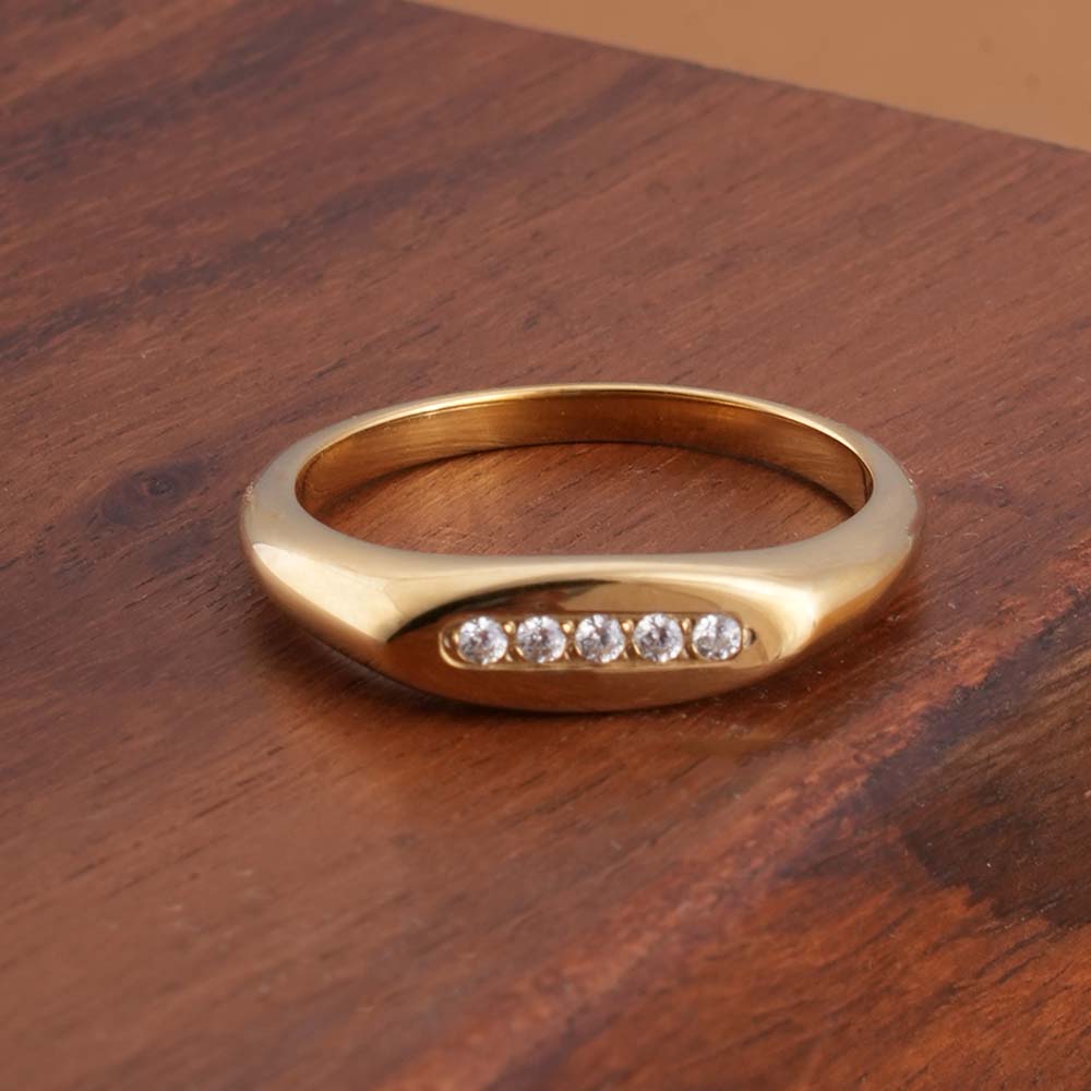 Elegant Gold Minimalist Diamond Ring