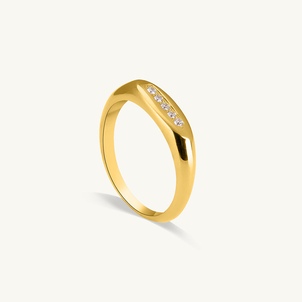 Elegant Gold Minimalist Diamond Ring