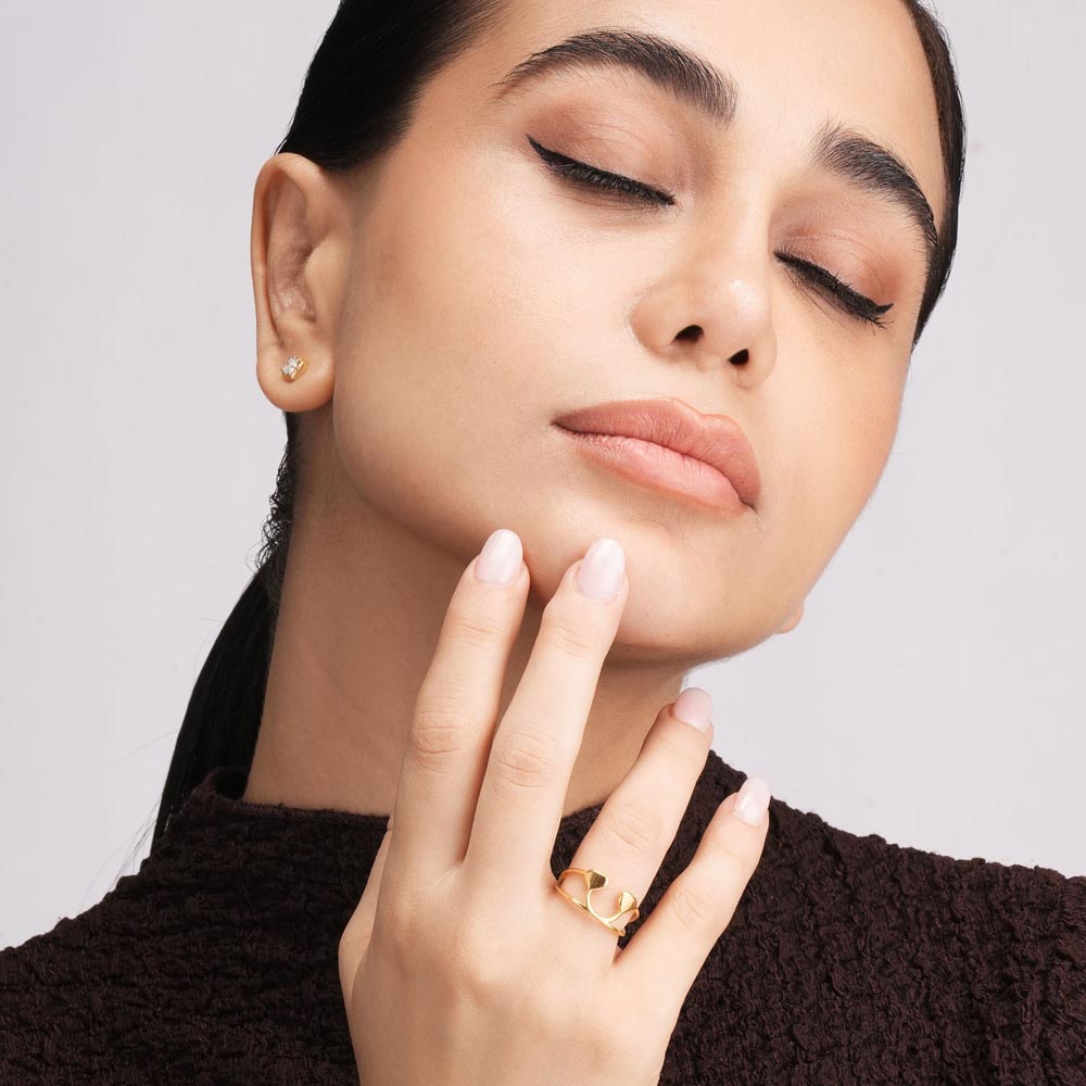 Curved Cutout Design Ring