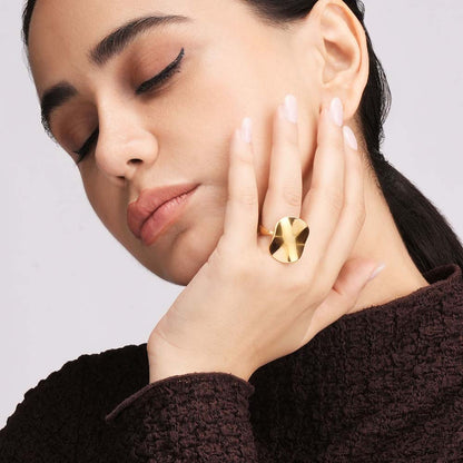 Abstract Plateau Ring