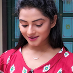 Tiny Pearls Necklace