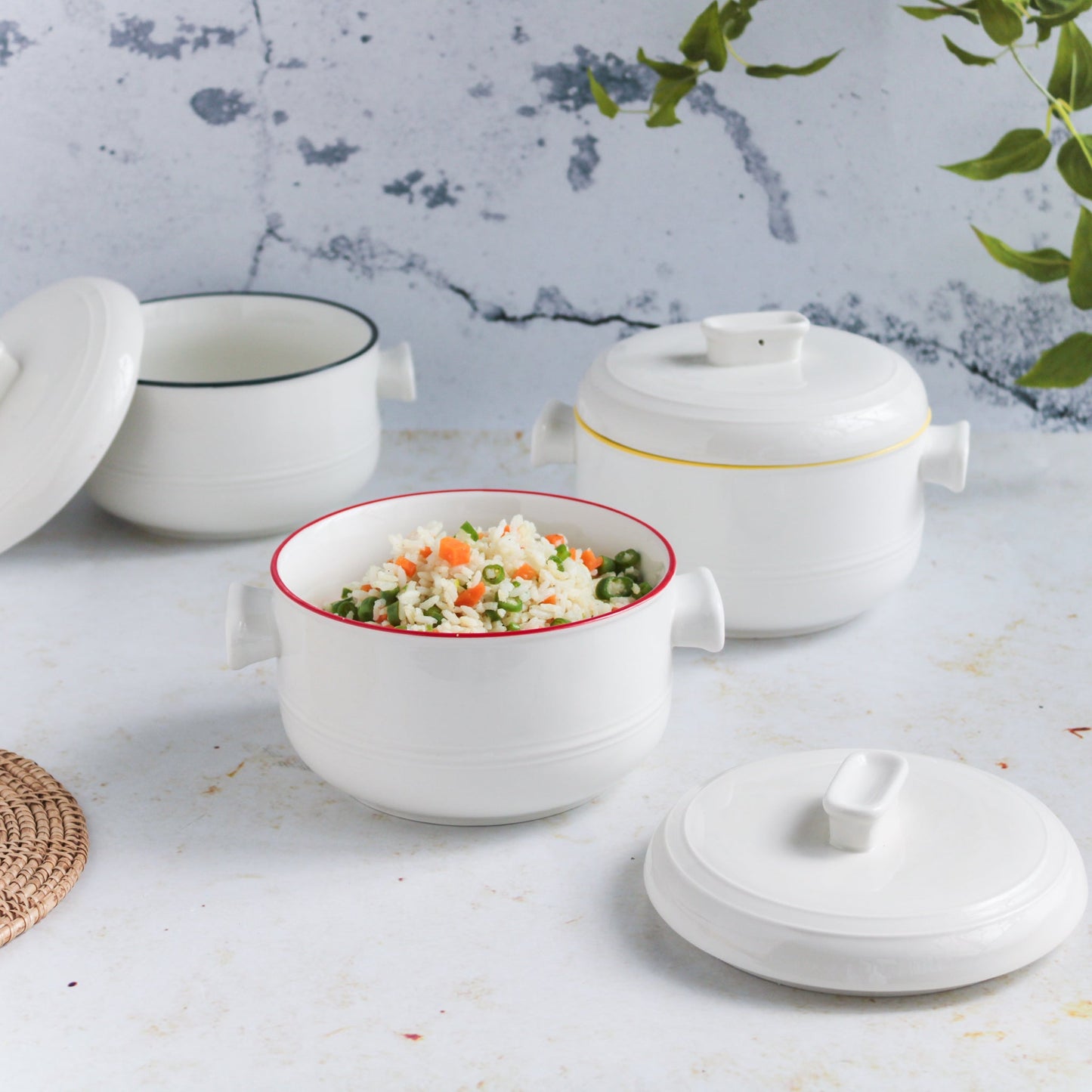 Serving Pot With Lid