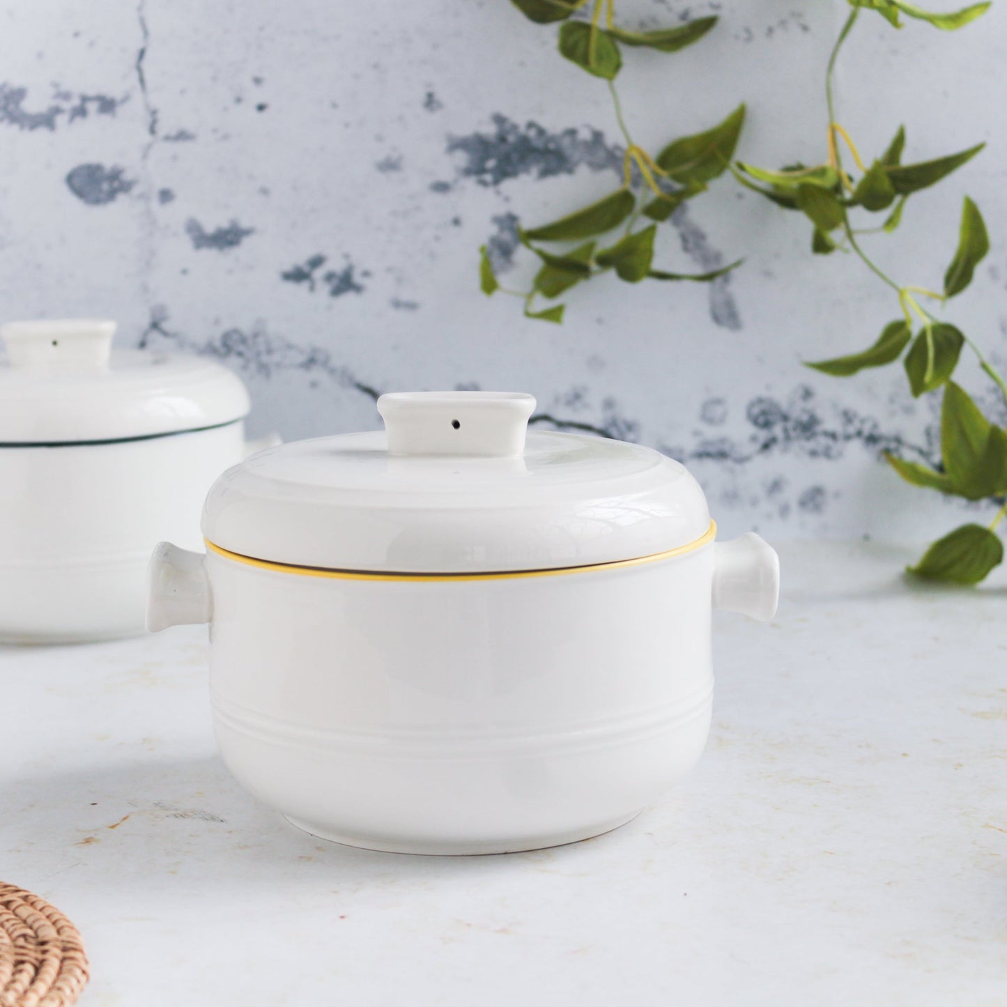 Serving Pot With Lid