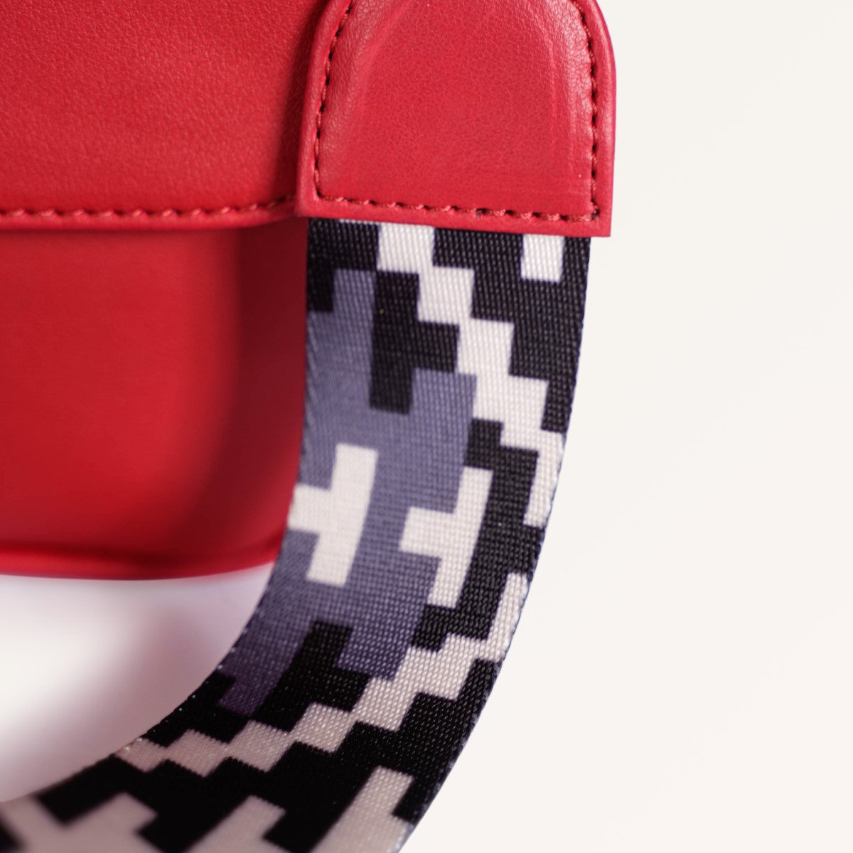 Brio Saucy Sport Shoulder Bag Red