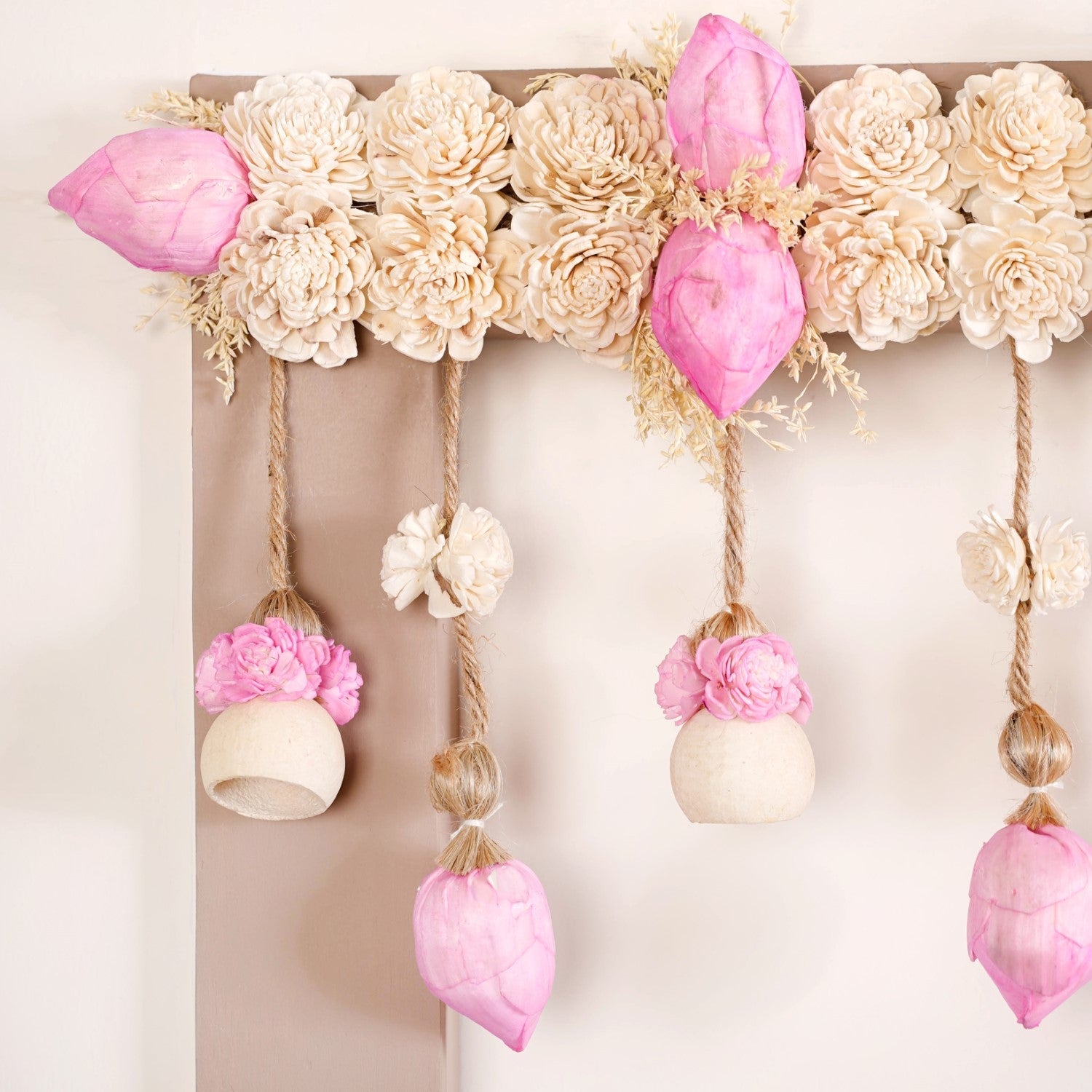 Ecofriendly Bandarwal With Sola Flower Pink