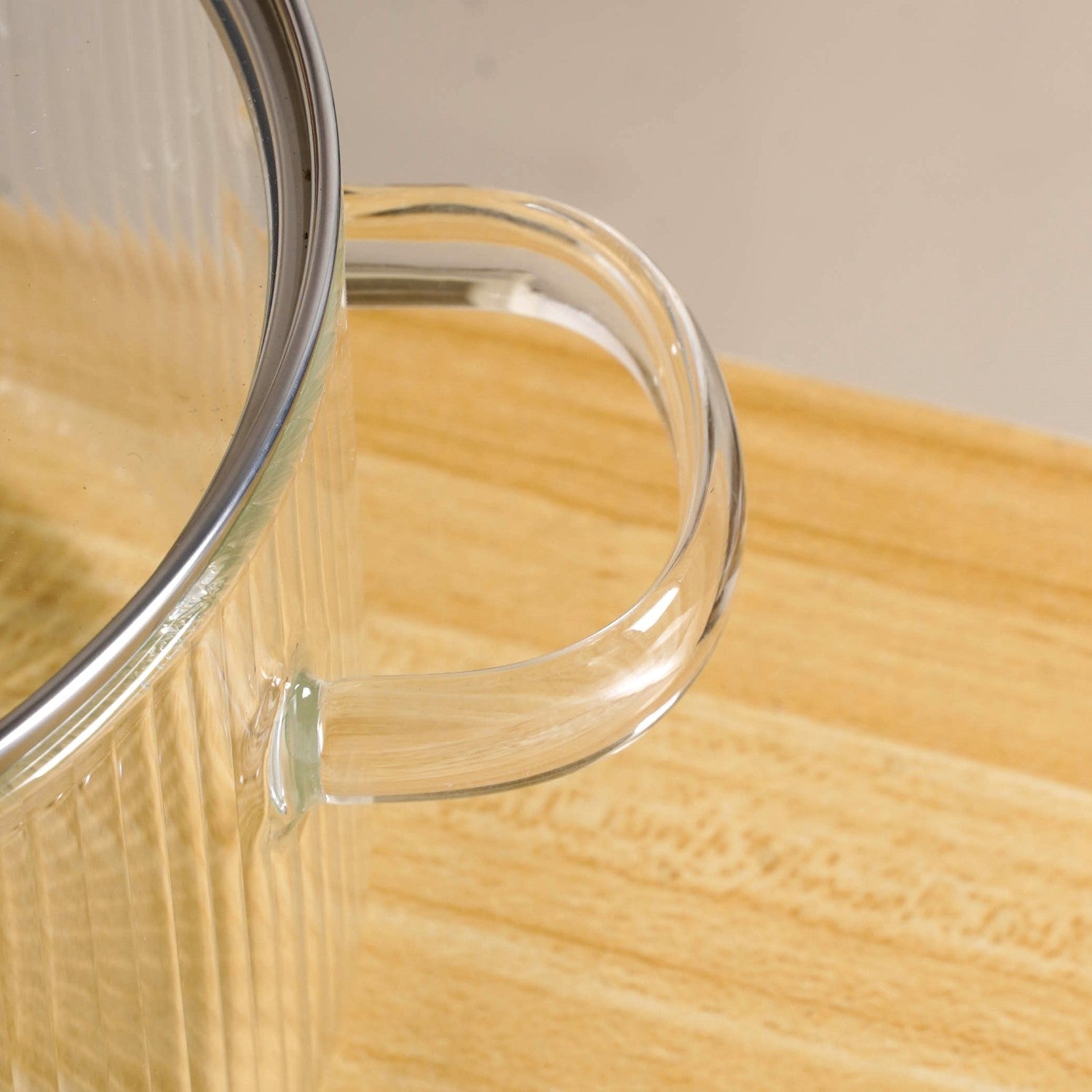 Fluted Design Glass Cooking Pot With Lid 1800ml