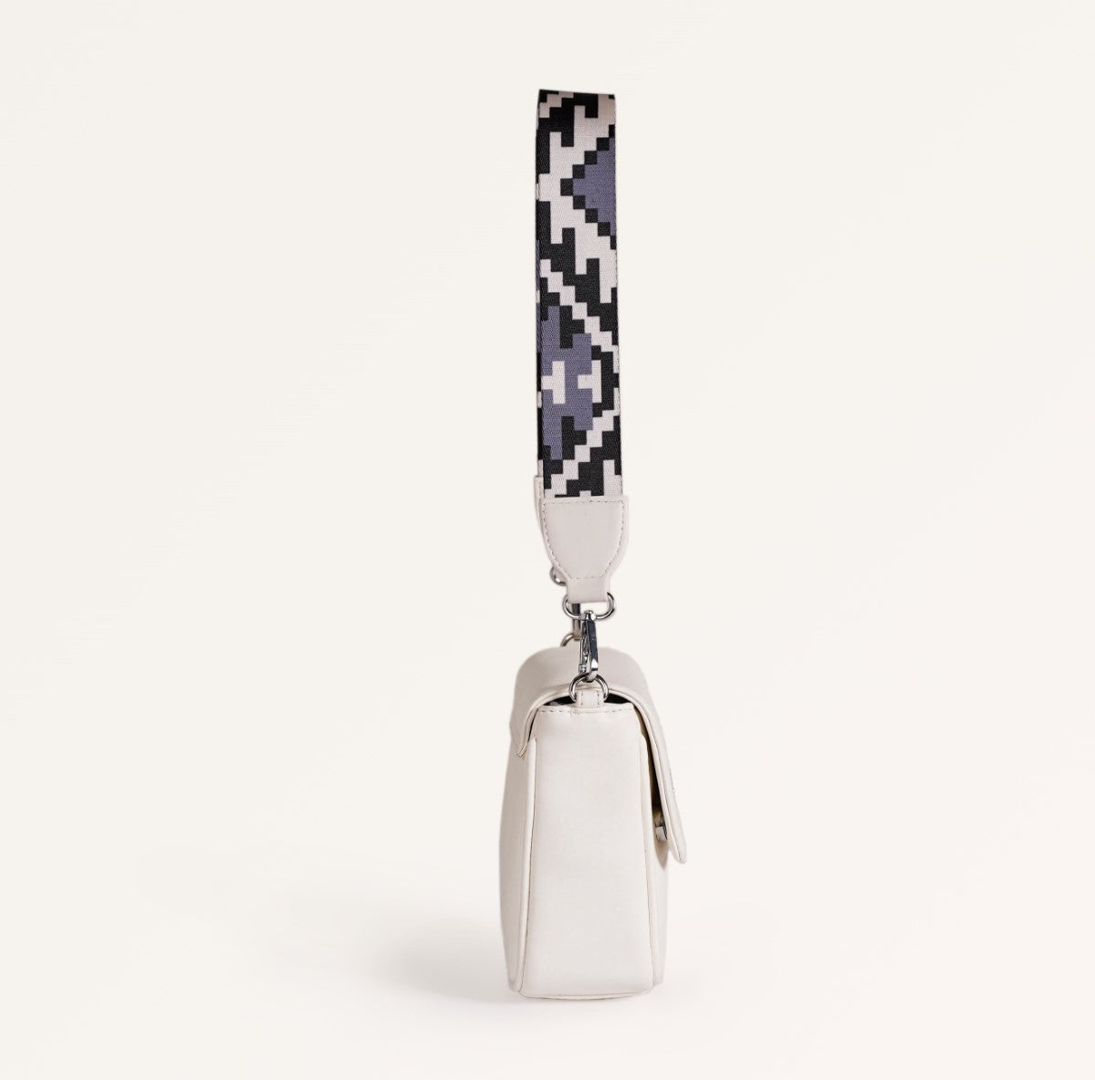 Brio Classic Confidence Shoulder Bag White