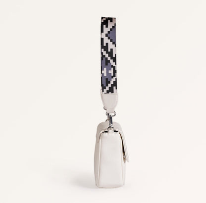 Brio Classic Confidence Shoulder Bag White