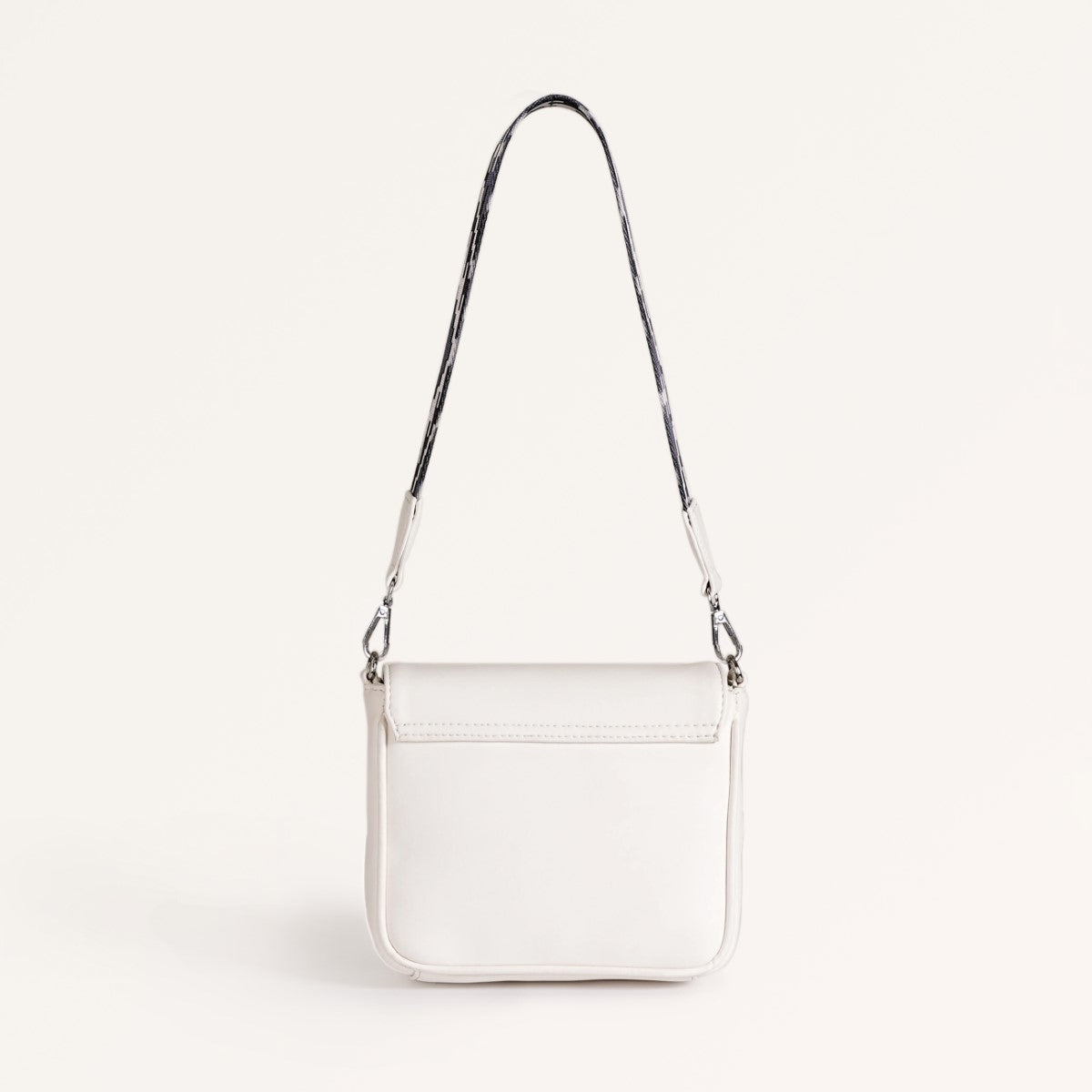Brio Classic Confidence Shoulder Bag White