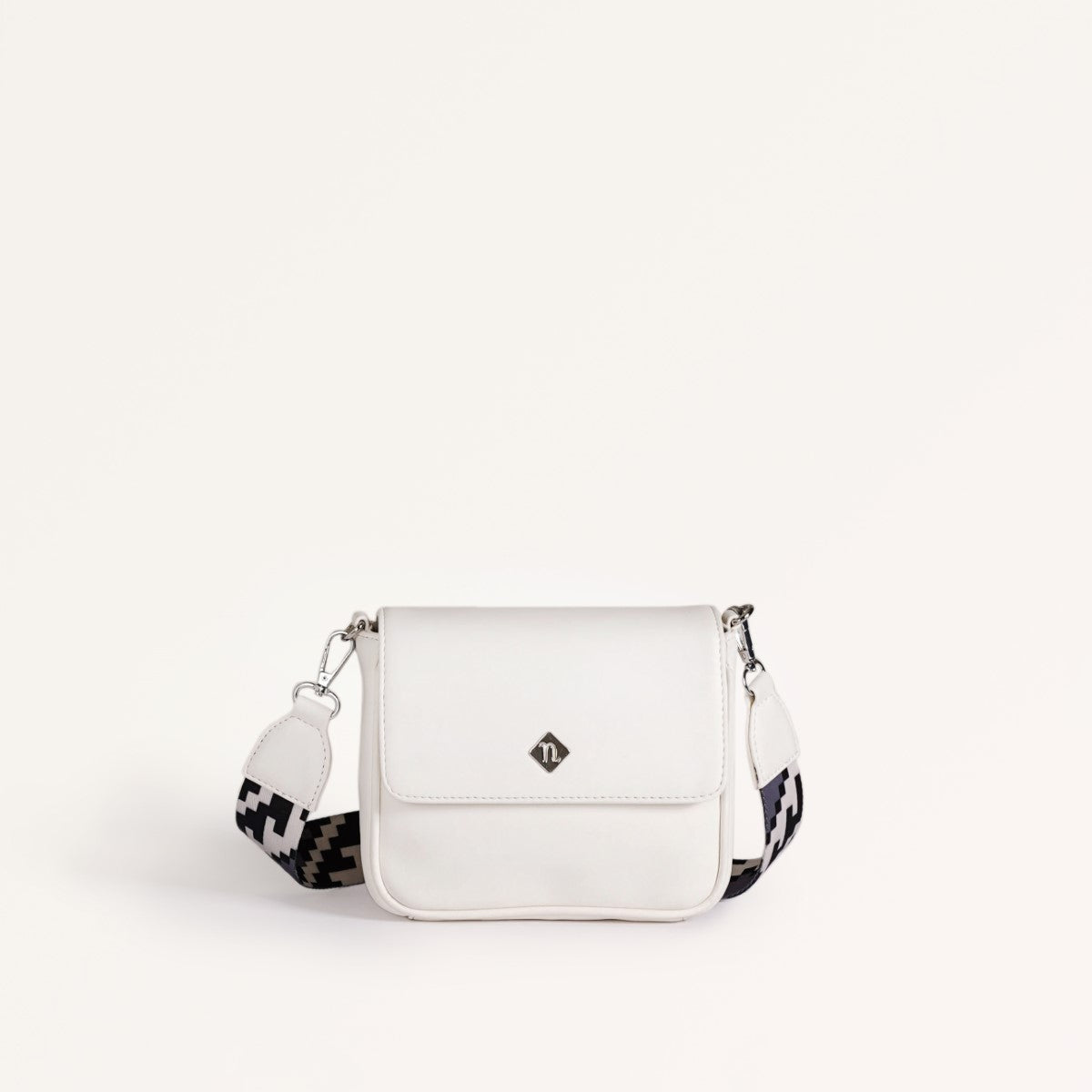 Brio Classic Confidence Shoulder Bag White