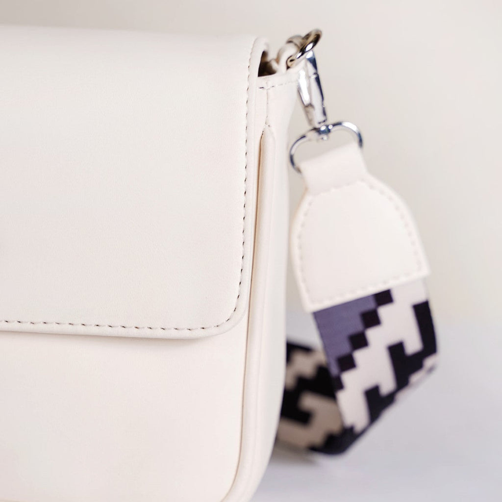 Brio Classic Confidence Shoulder Bag White
