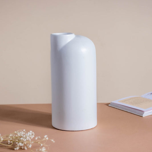 Flugen White Ceramic Vase