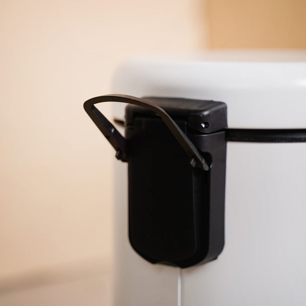 Clean Curve Metal Dustbin With Removable Bucket White 5000ml