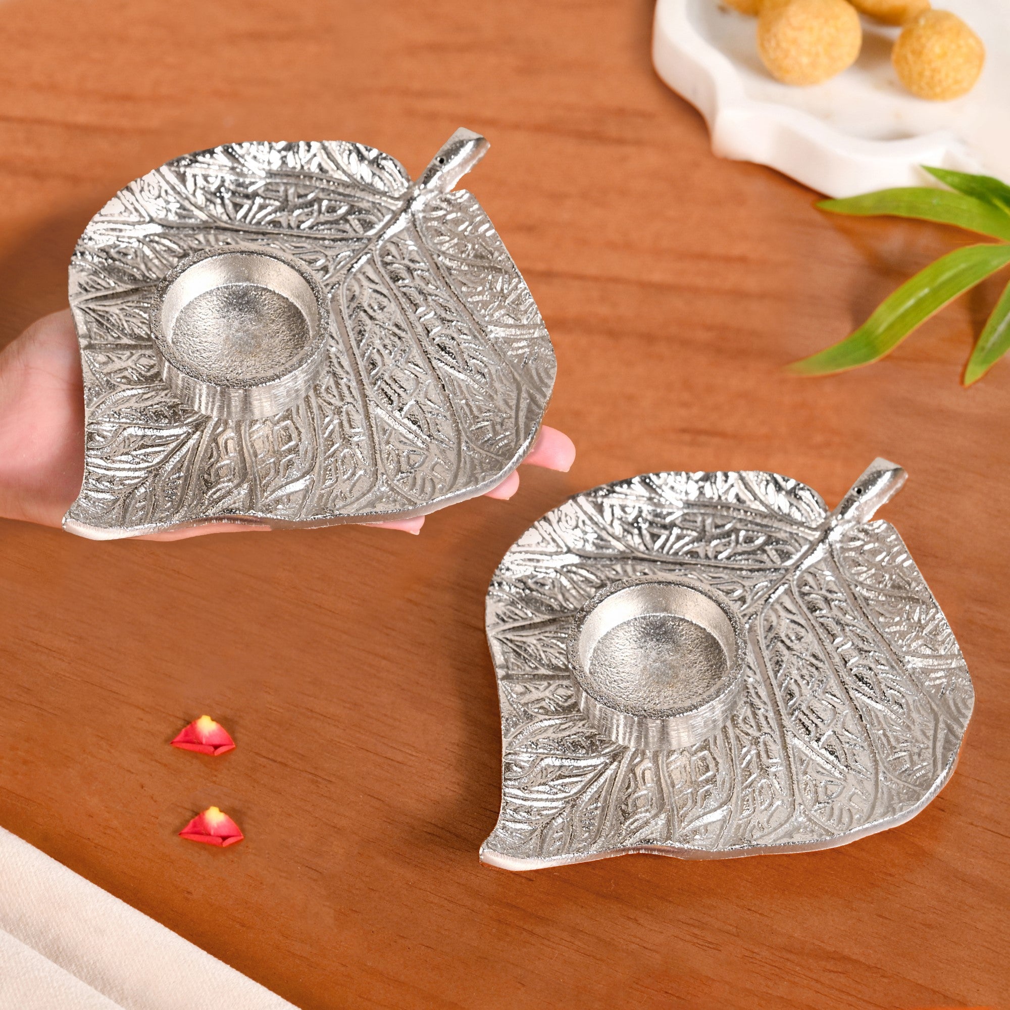 Aesthetic Leaf Tealight And Agarbatti Holder Set Of 2 In Festive Gift Box