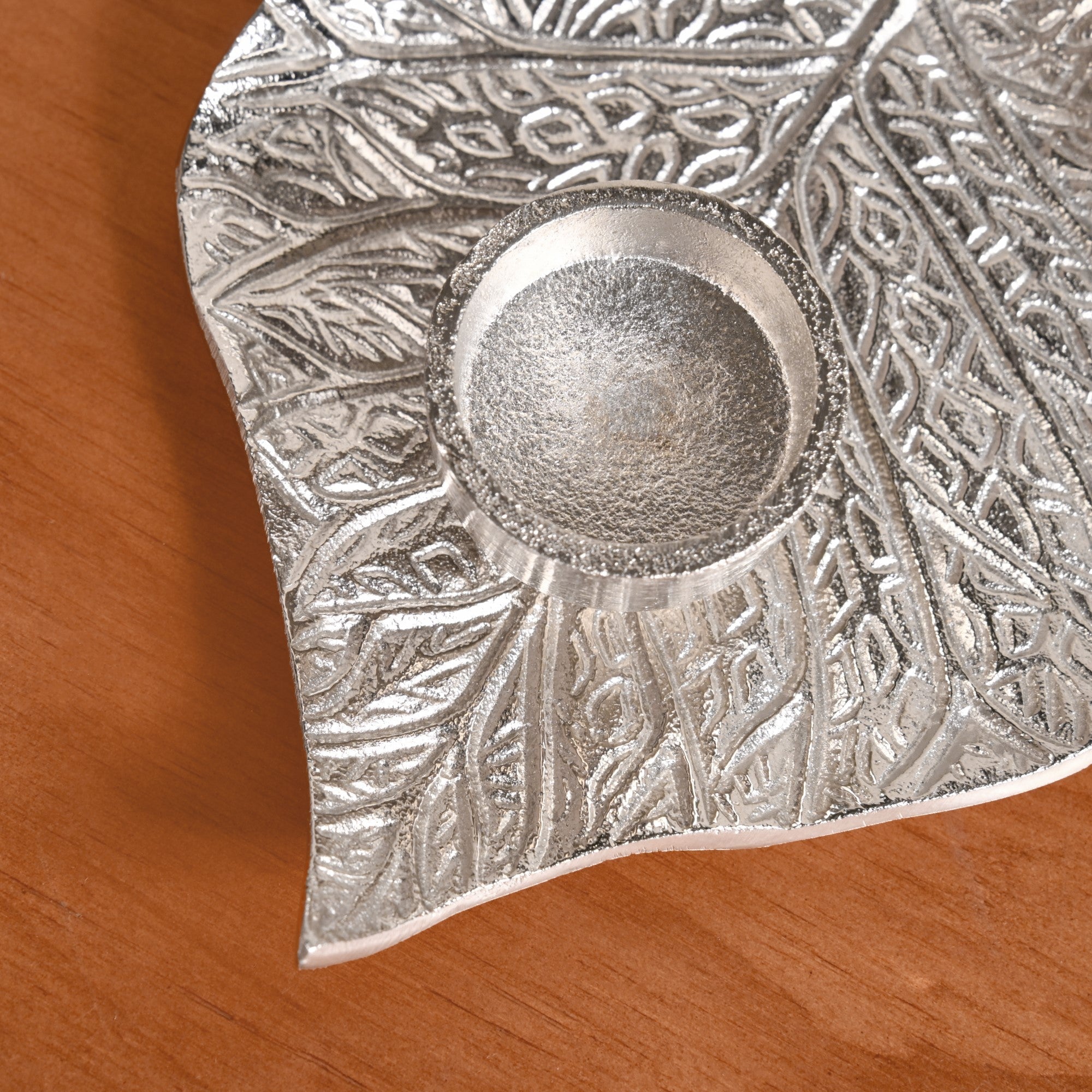 Aesthetic Leaf Tealight And Agarbatti Holder Set Of 2 In Festive Gift Box