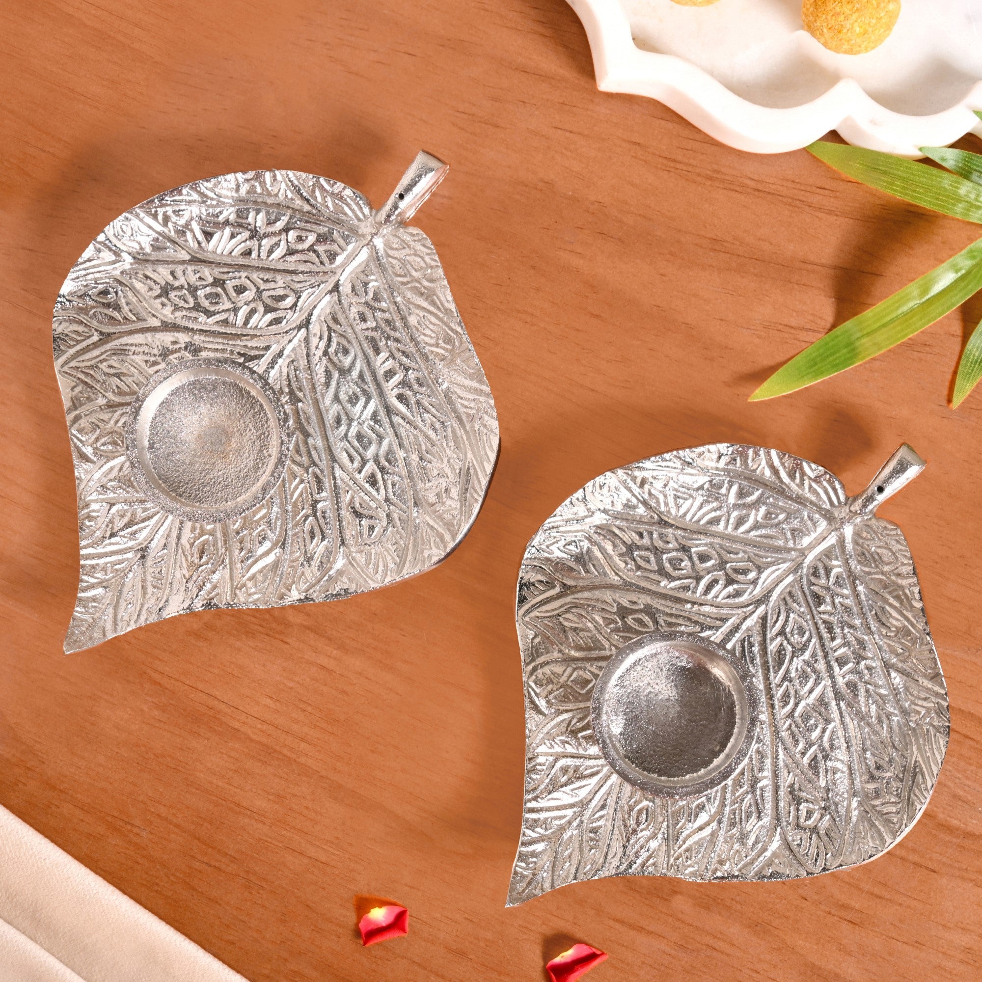 Aesthetic Leaf Tealight And Agarbatti Holder Set Of 2 In Festive Gift Box