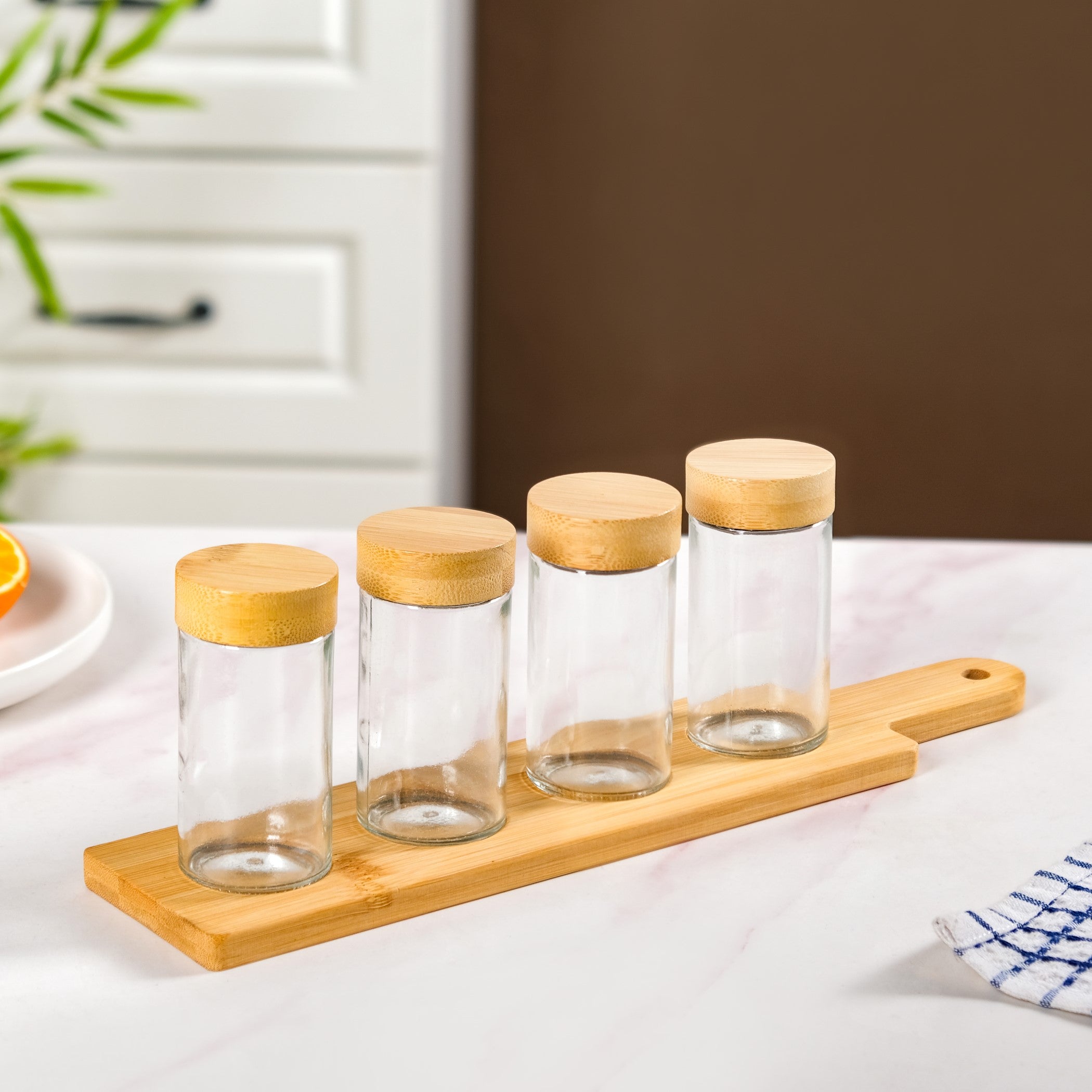 Airtight Seasoning Jars Set Of 4 With Tray