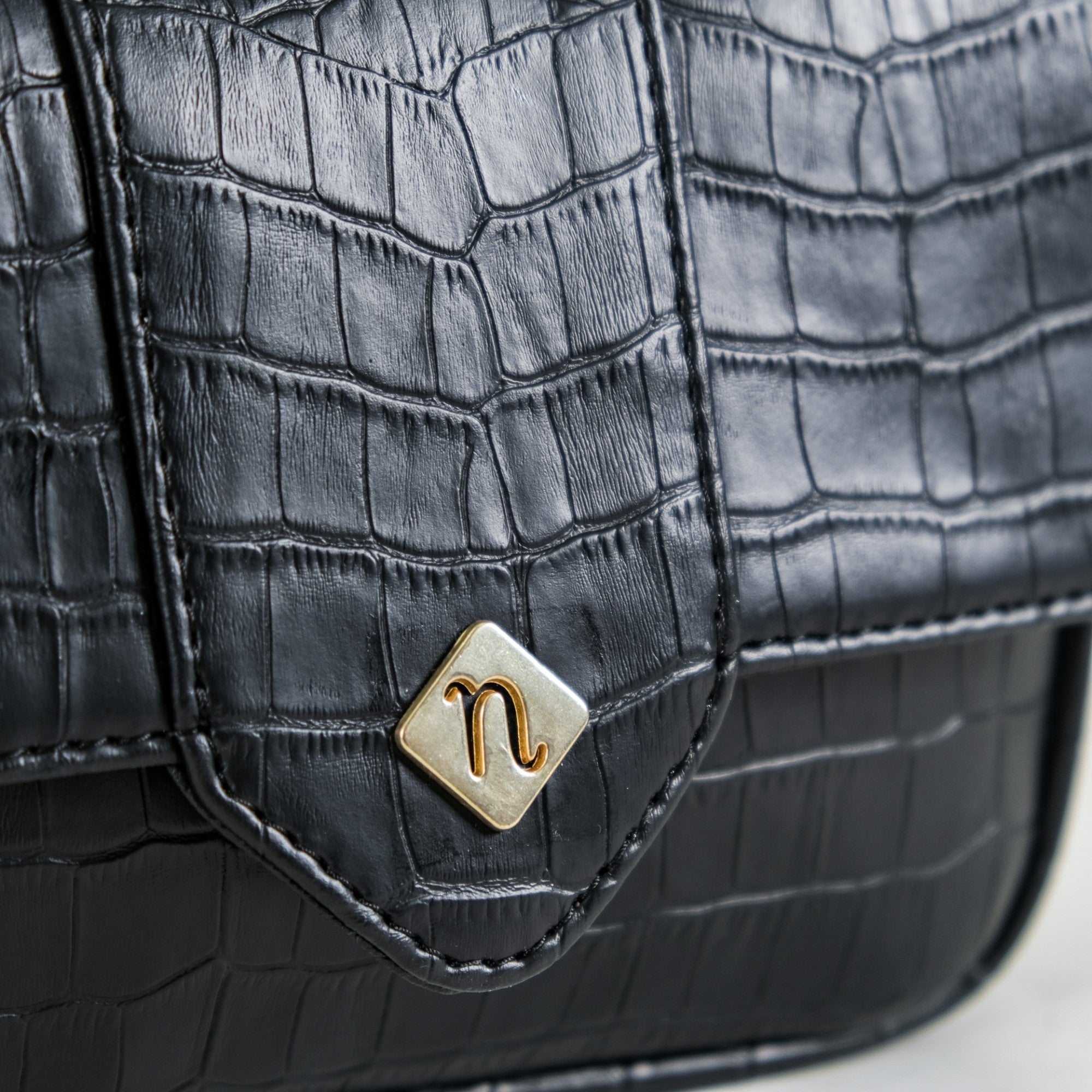 Croco Go-To Outing Bag Black