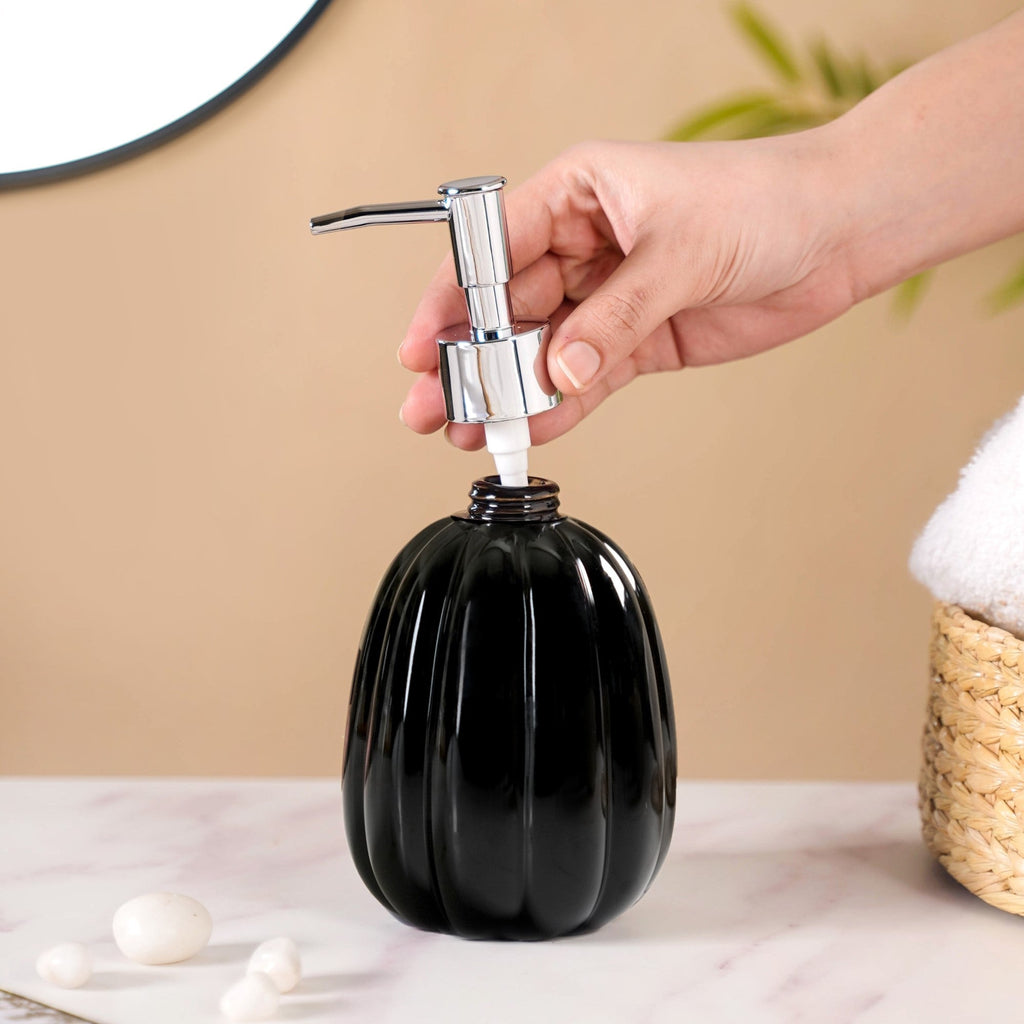 Ribbed Glossy Liquid Dispenser Black 400ml