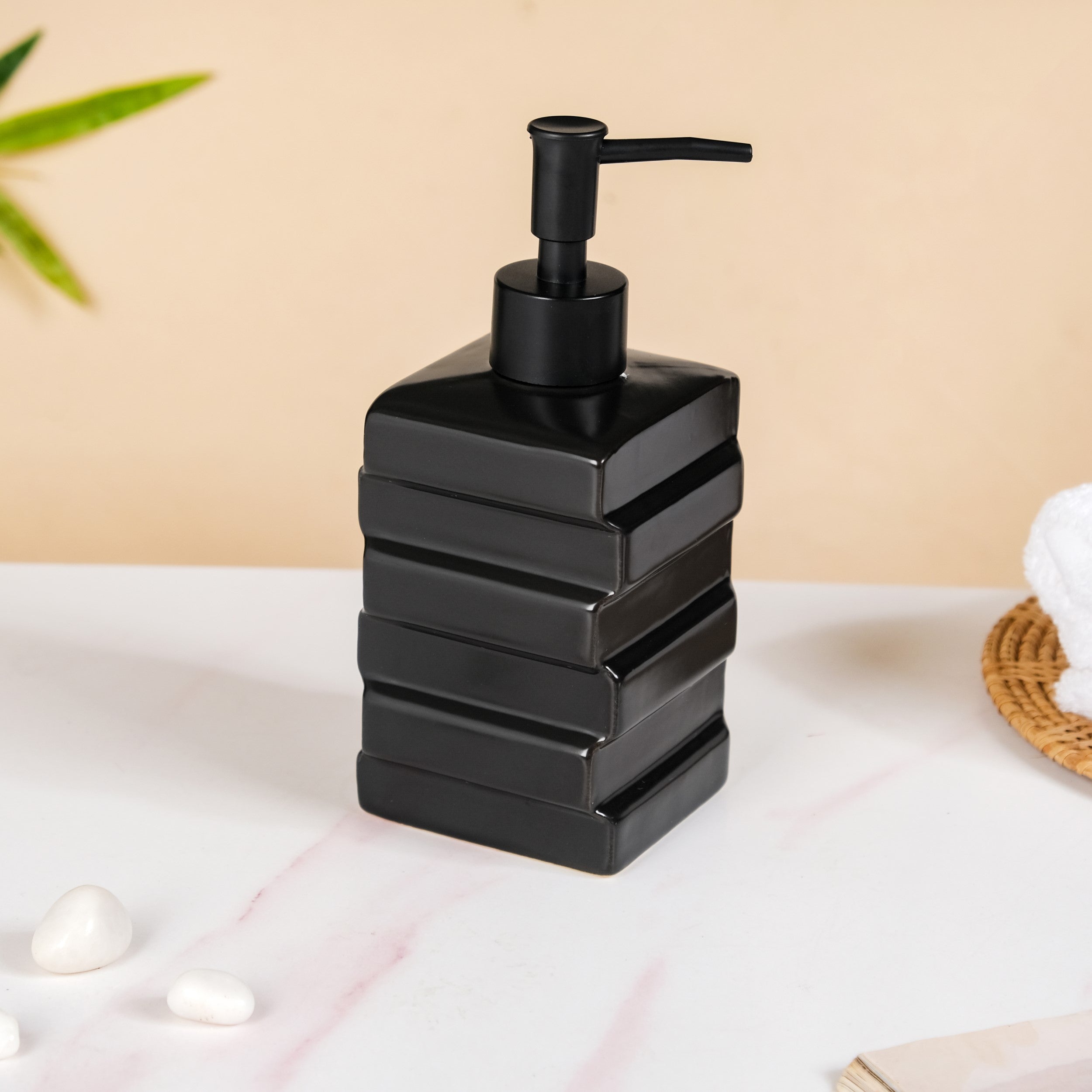 Brick Design Soap Dispenser Black 450ml
