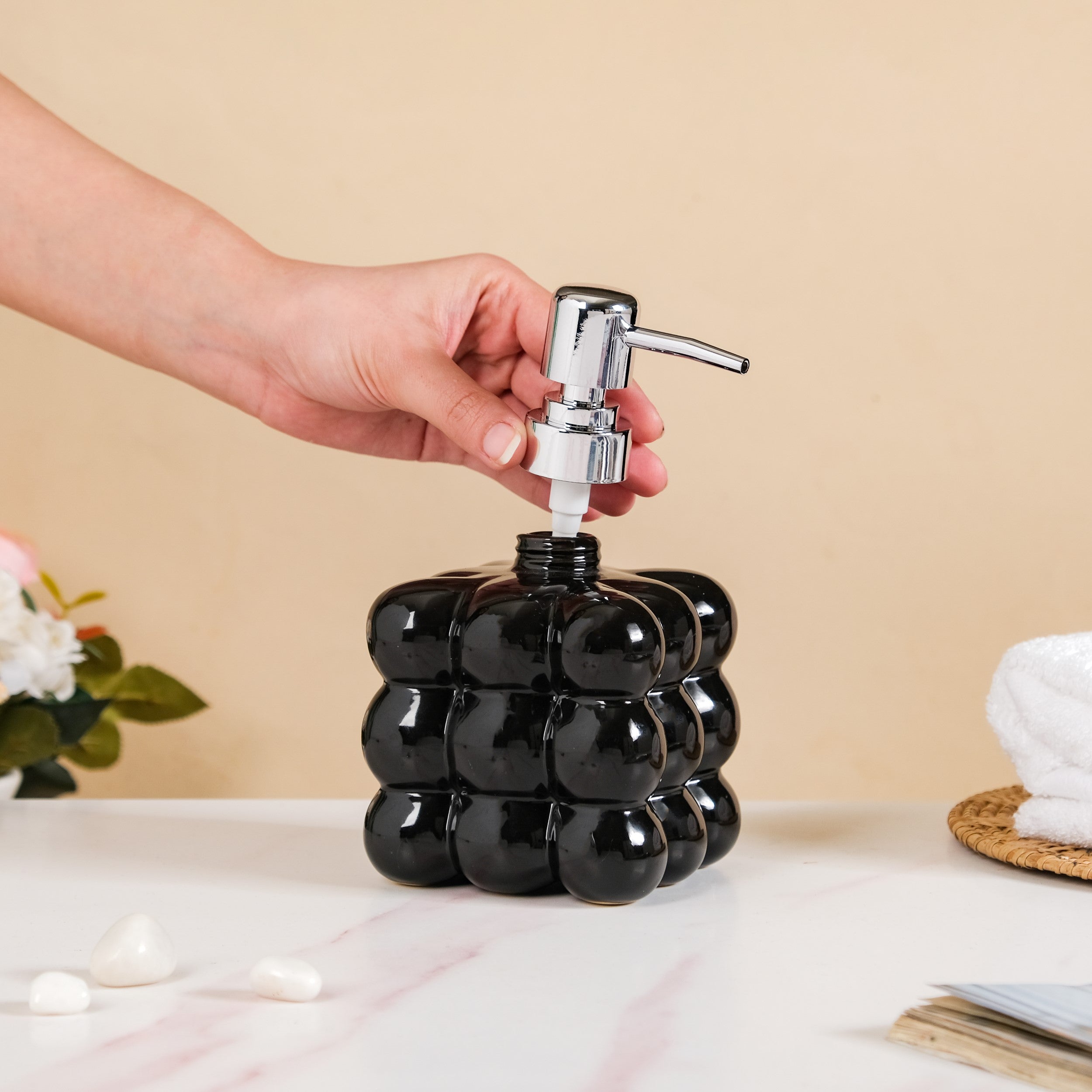 Bubble Cube Liquid Dispenser Black 520ml