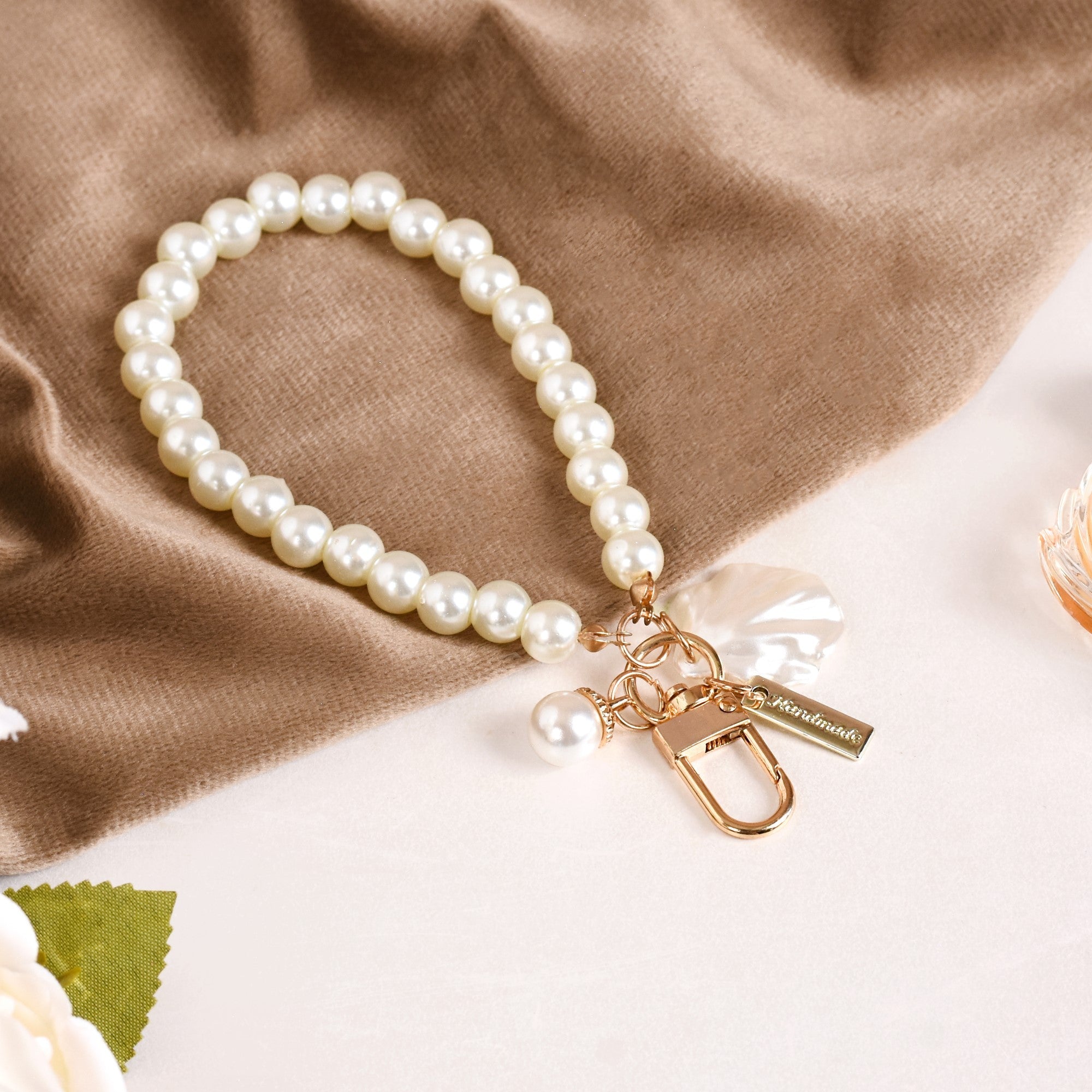 Elegant Faux Pearl Keychain