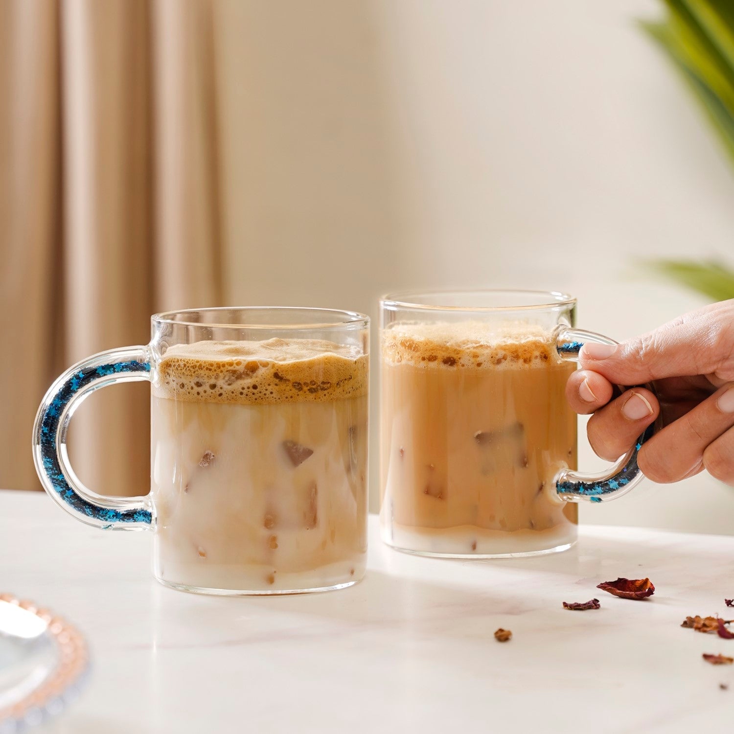 Set Of 2 Blue Sparkle Filled Handle Glass Coffee Cups 425ml