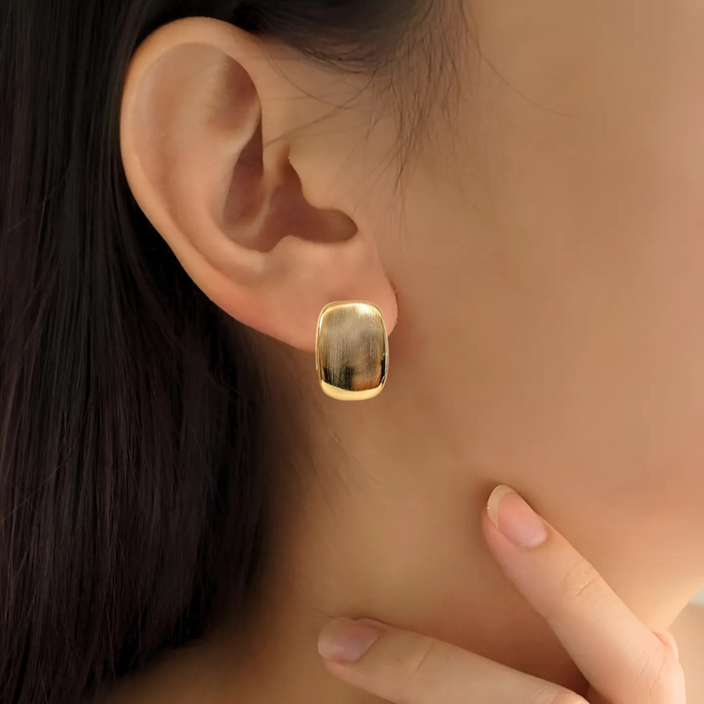 Contour Studs Gold