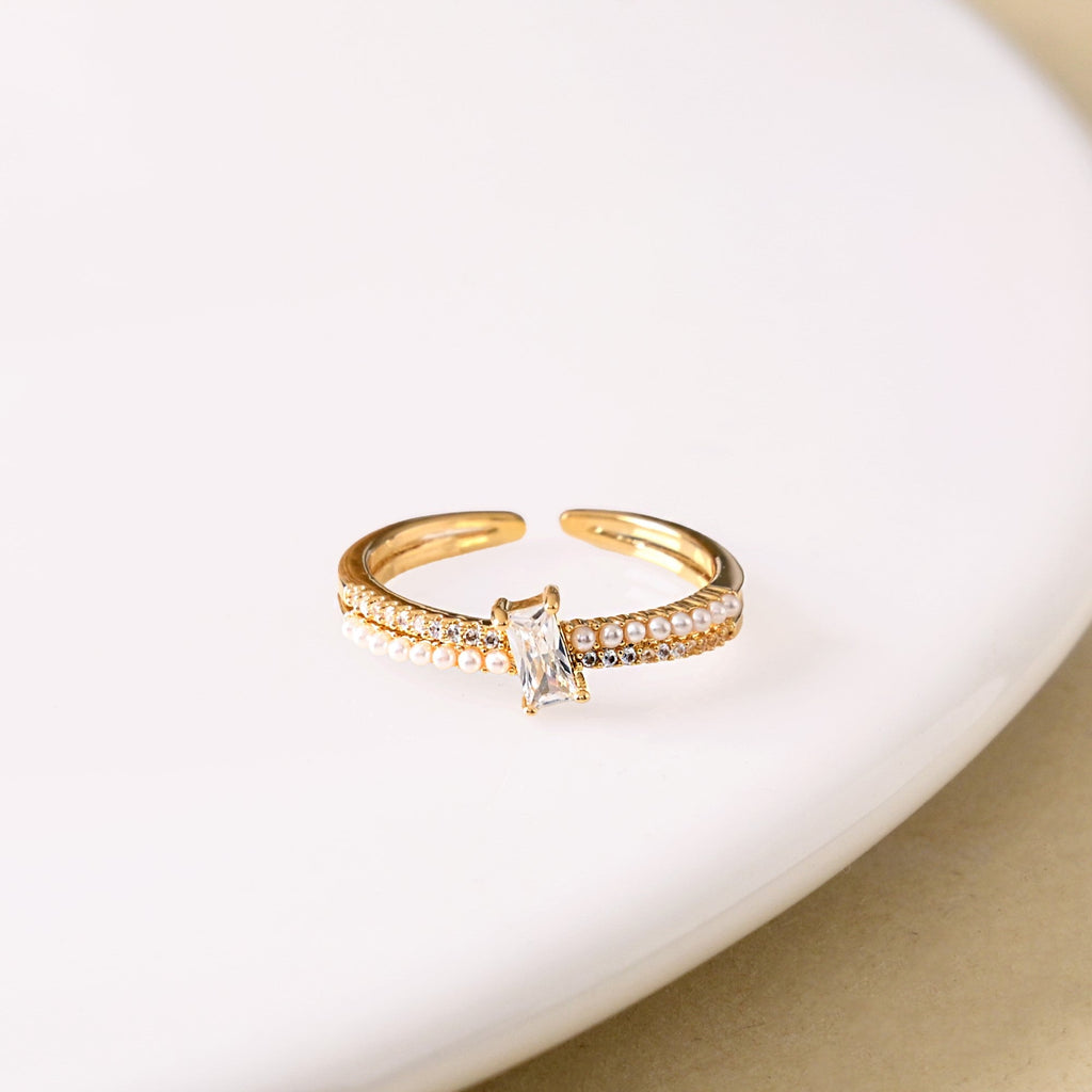 Dual Essence Gold Baguette Solitaire Ring