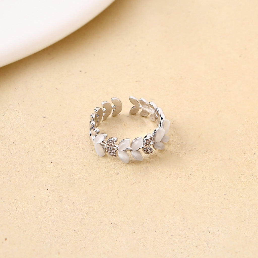 Frosted Ivy Ring Silver