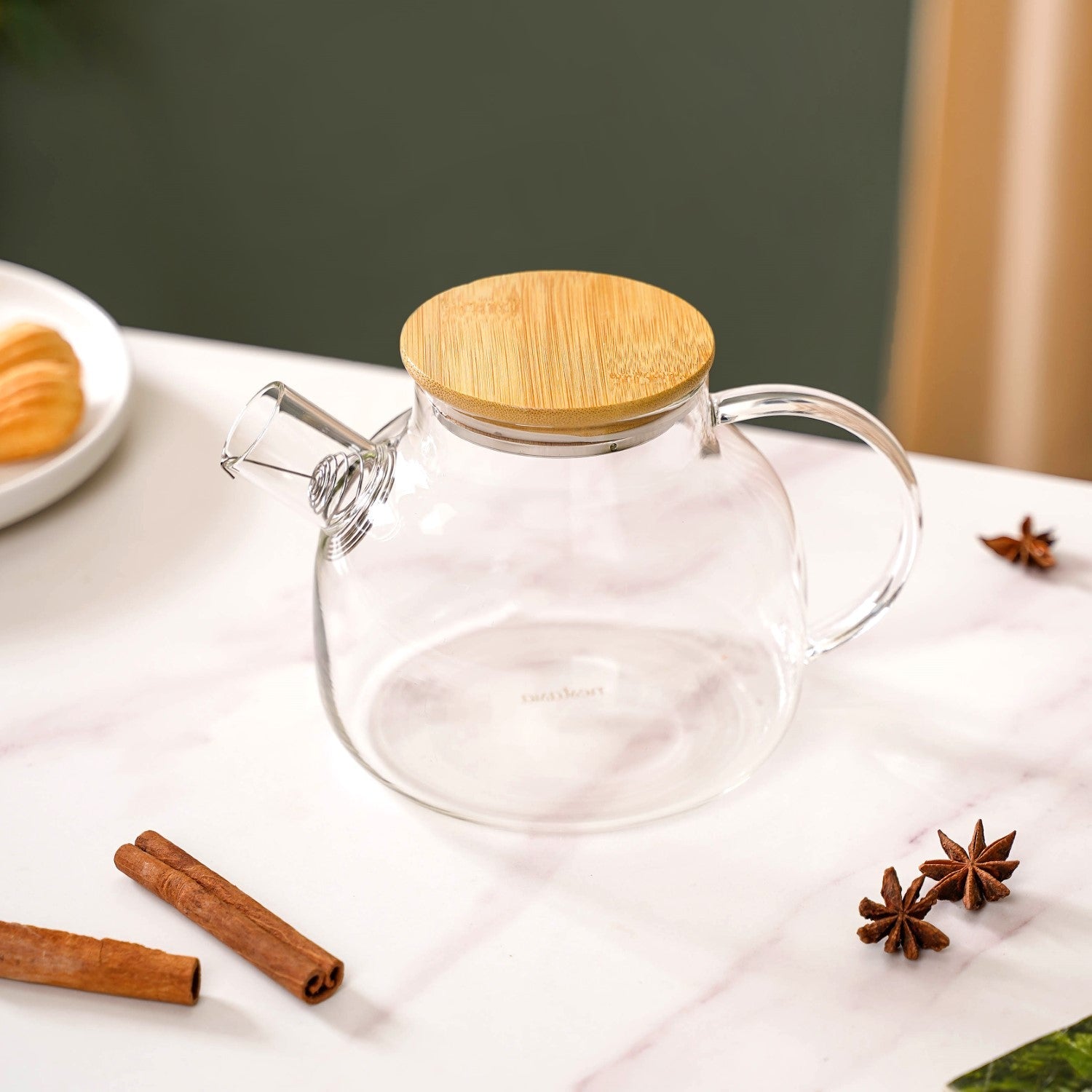 Borosilicate Glass Tea Pitcher With Lid 1100ml
