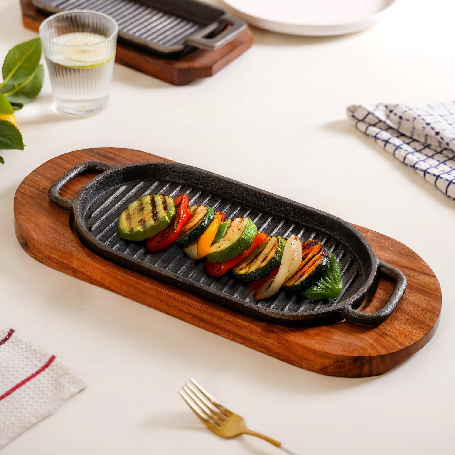 Barbecue Grill Plate With Seesham Wood Base