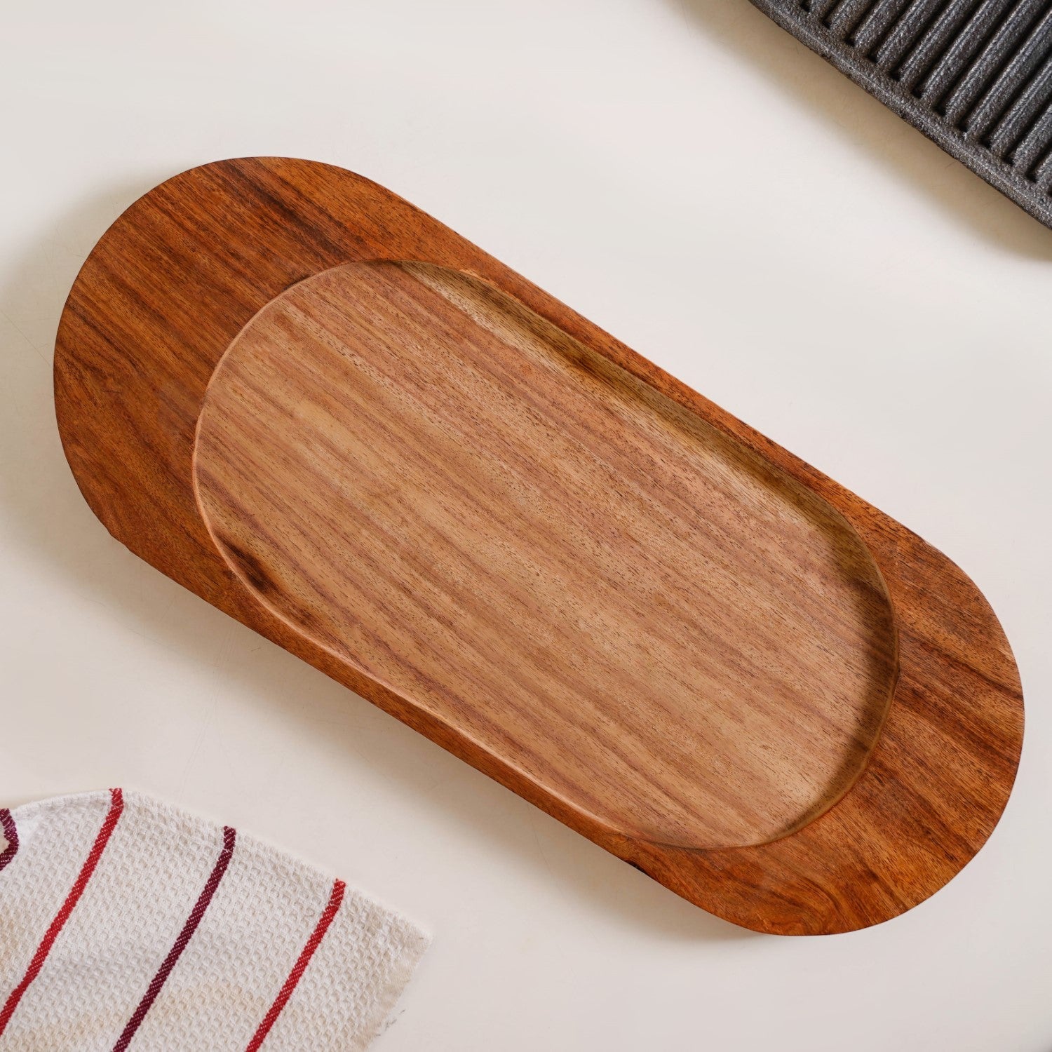 Barbecue Grill Plate With Seesham Wood Base