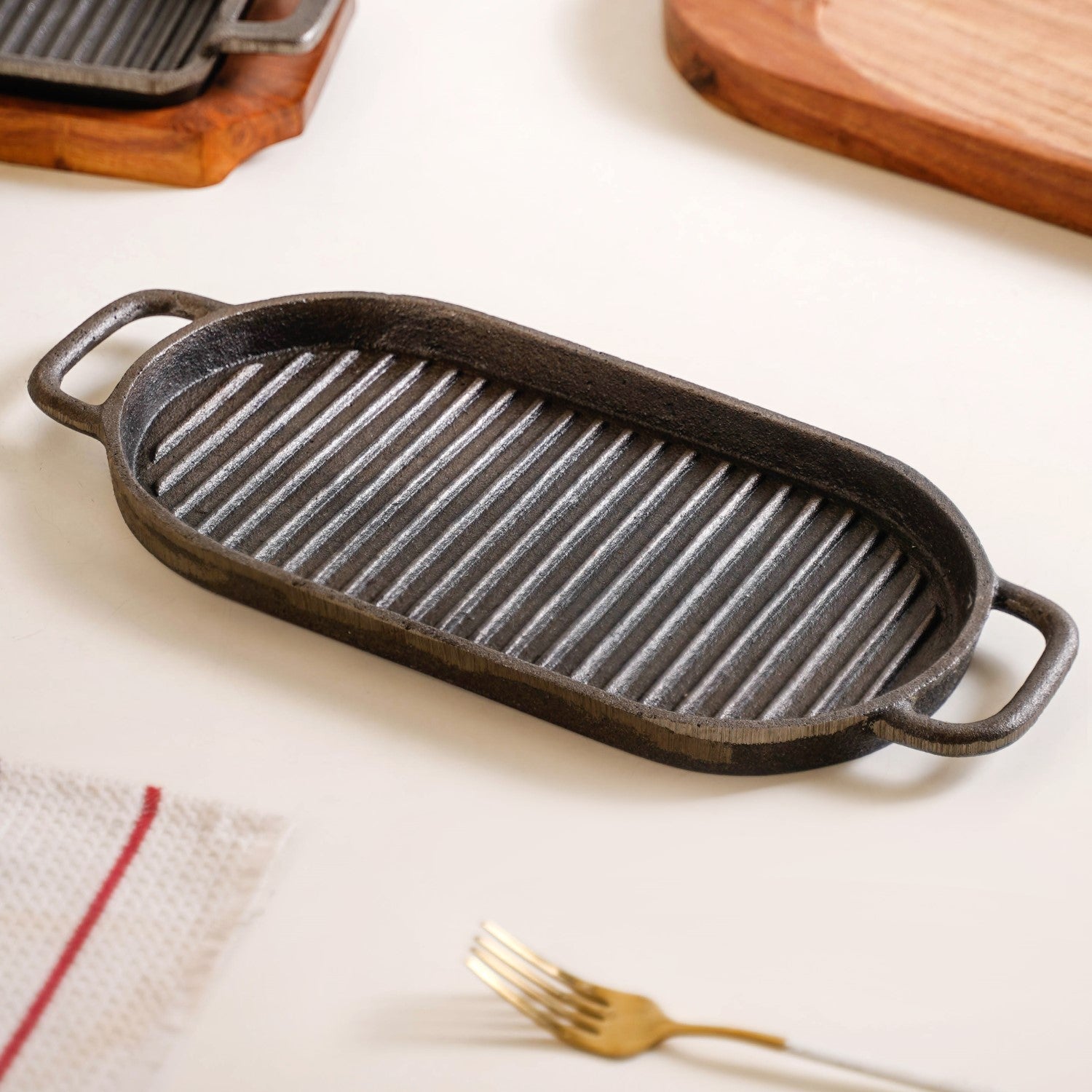 Barbecue Grill Plate With Seesham Wood Base