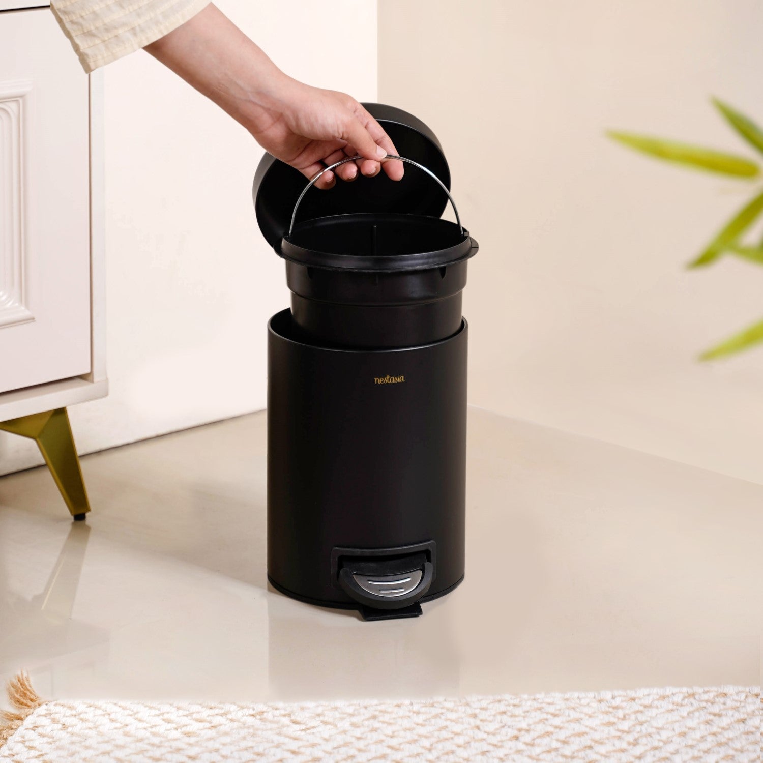 Clean Curve Dustbin With Removable Bucket Black 3000ml