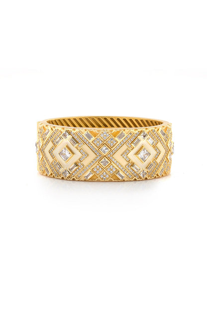 Amelia Bangle